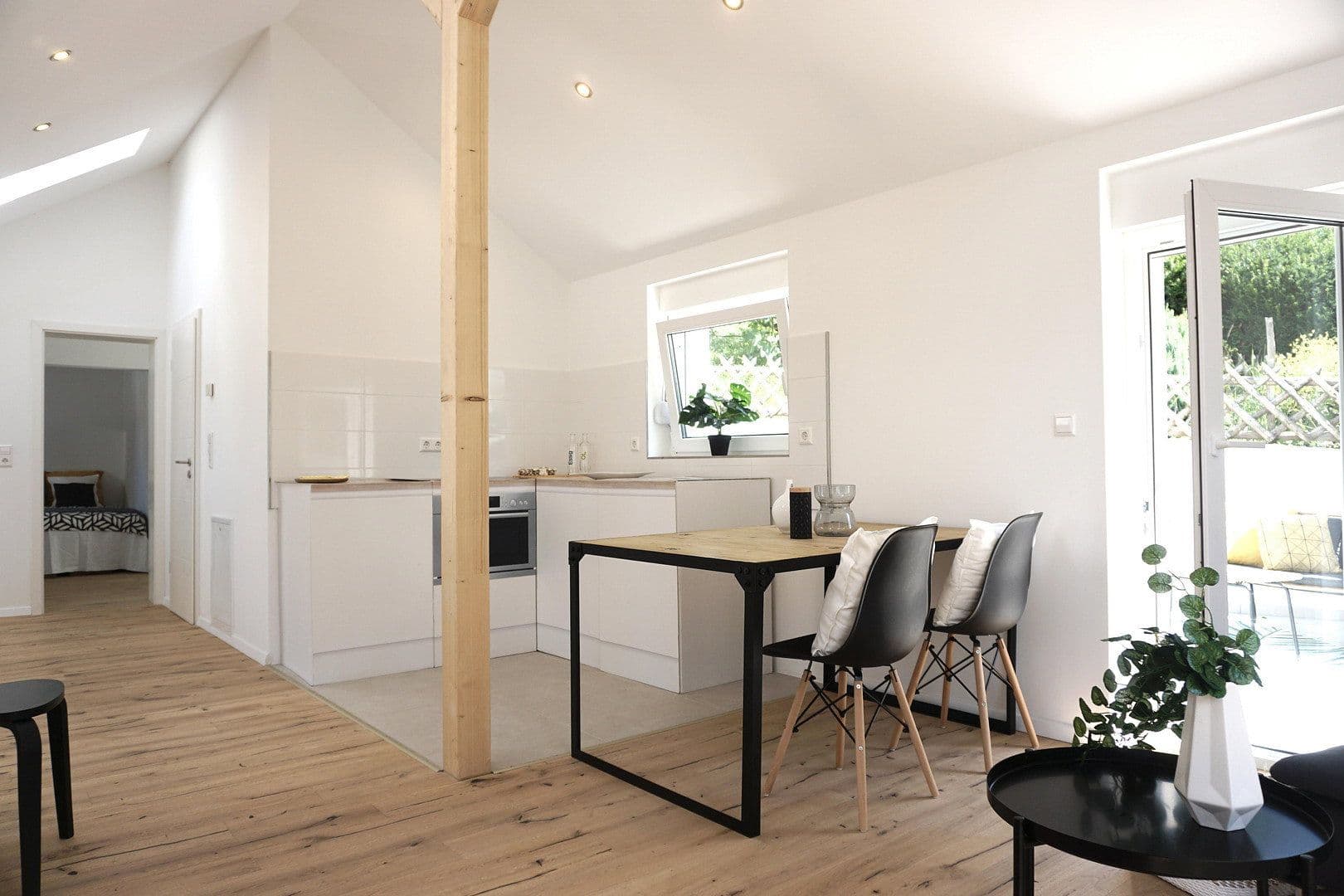 Pronájem bytu 2+kk 63 m², Stuttgart, Bádensko-Württembersko Pronájem bytu 2+kk 63 m², Stuttgart, Bádensko-Württembersko