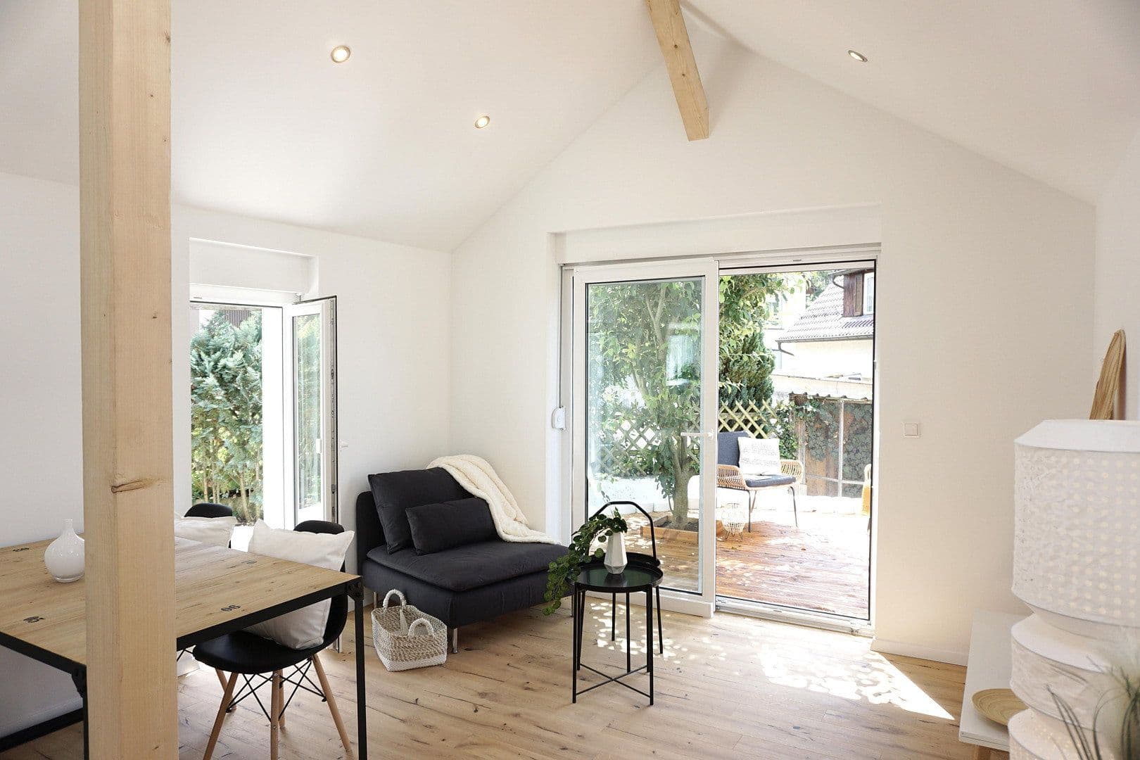 Pronájem bytu 2+kk 63 m², Stuttgart, Bádensko-Württembersko Pronájem bytu 2+kk 63 m², Stuttgart, Bádensko-Württembersko