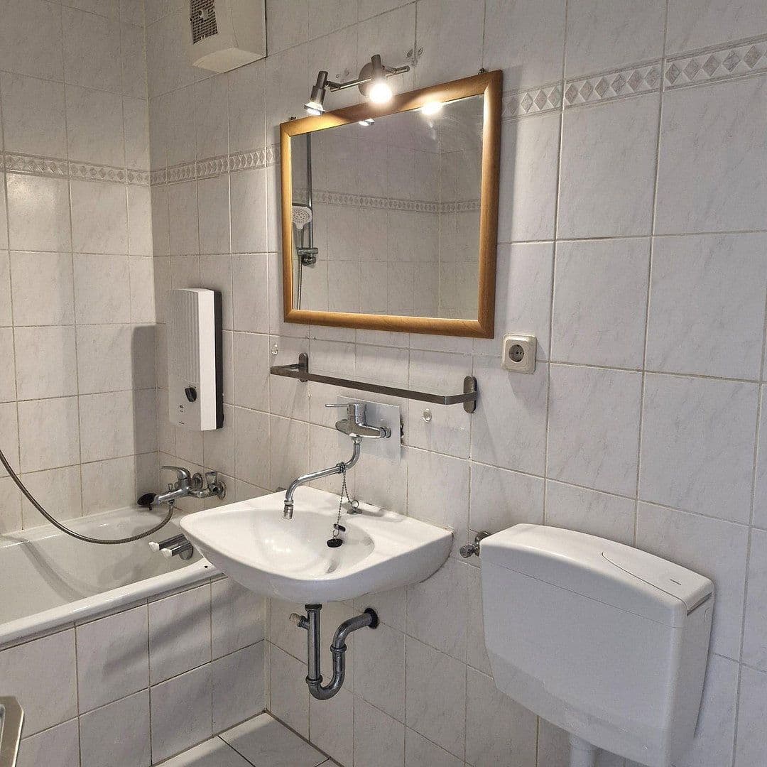 Pronájem bytu 1+1 30 m², Am Alten Weg 27, Mainz, Porýní-Falc Pronájem bytu 1+1 30 m², Am Alten Weg 27, Mainz, Porýní-Falc