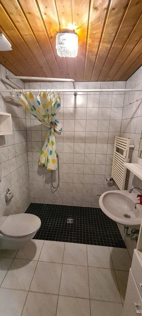 Pronájem bytu 1+1 37 m², Liebenzeller Str.3, Neuhausen, Bádensko-Württembersko Pronájem bytu 1+1 37 m², Liebenzeller Str.3, Neuhausen, Bádensko-Württembersko