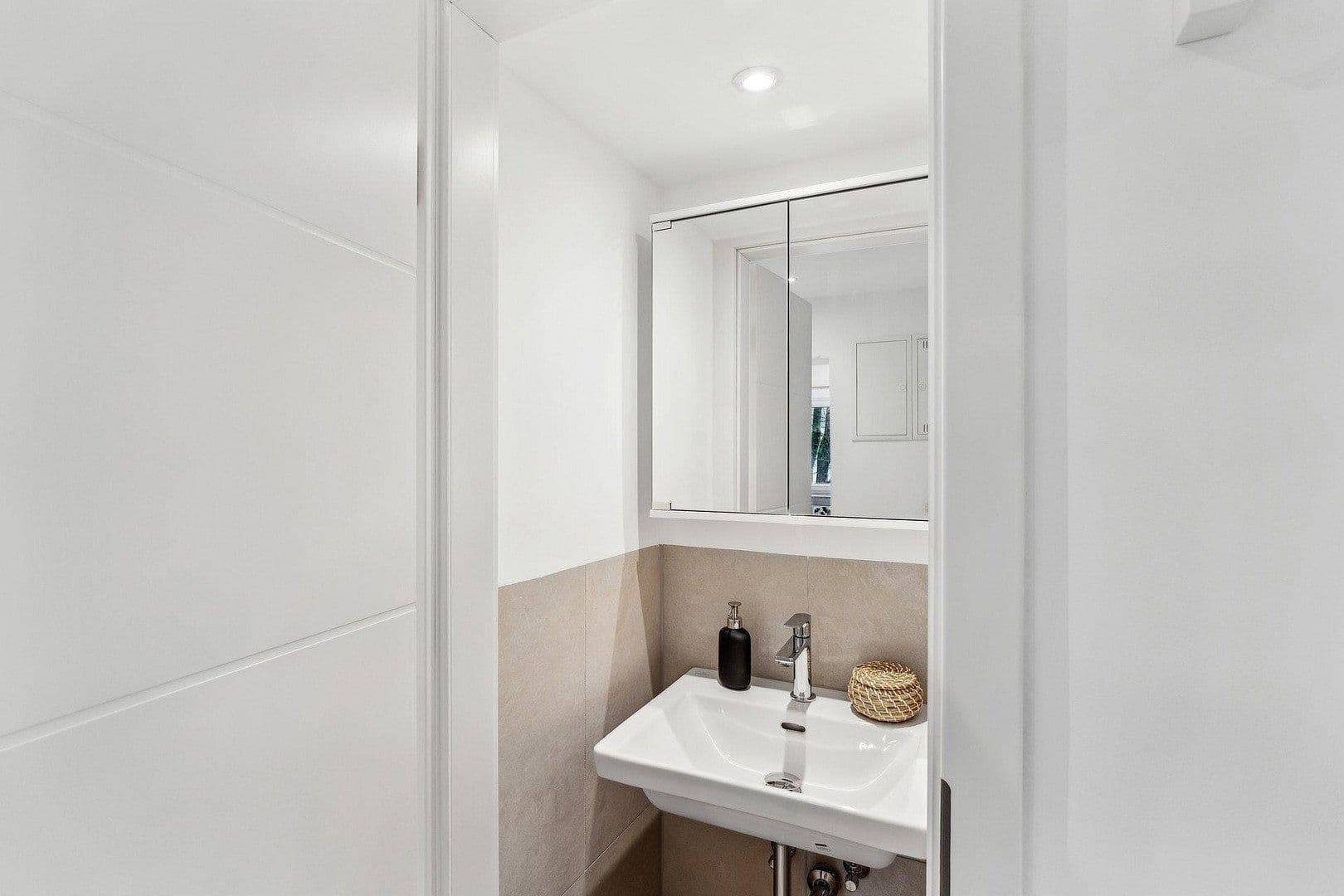 Pronájem bytu 22 m², Solothurner Straße 10, München, Bavorsko Pronájem bytu 22 m², Solothurner Straße 10, München, Bavorsko