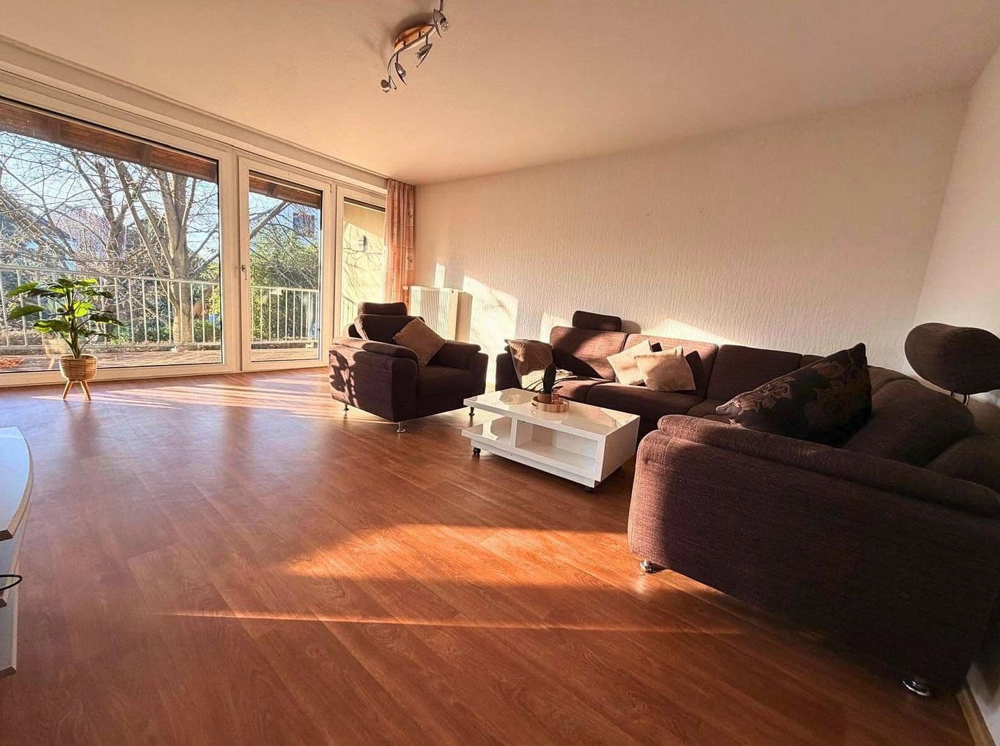 Prodej bytu 4+1 99 m², Spiegelgartenstr. 42, Herzogenaurach, Bavorsko Prodej bytu 4+1 99 m², Spiegelgartenstr. 42, Herzogenaurach, Bavorsko