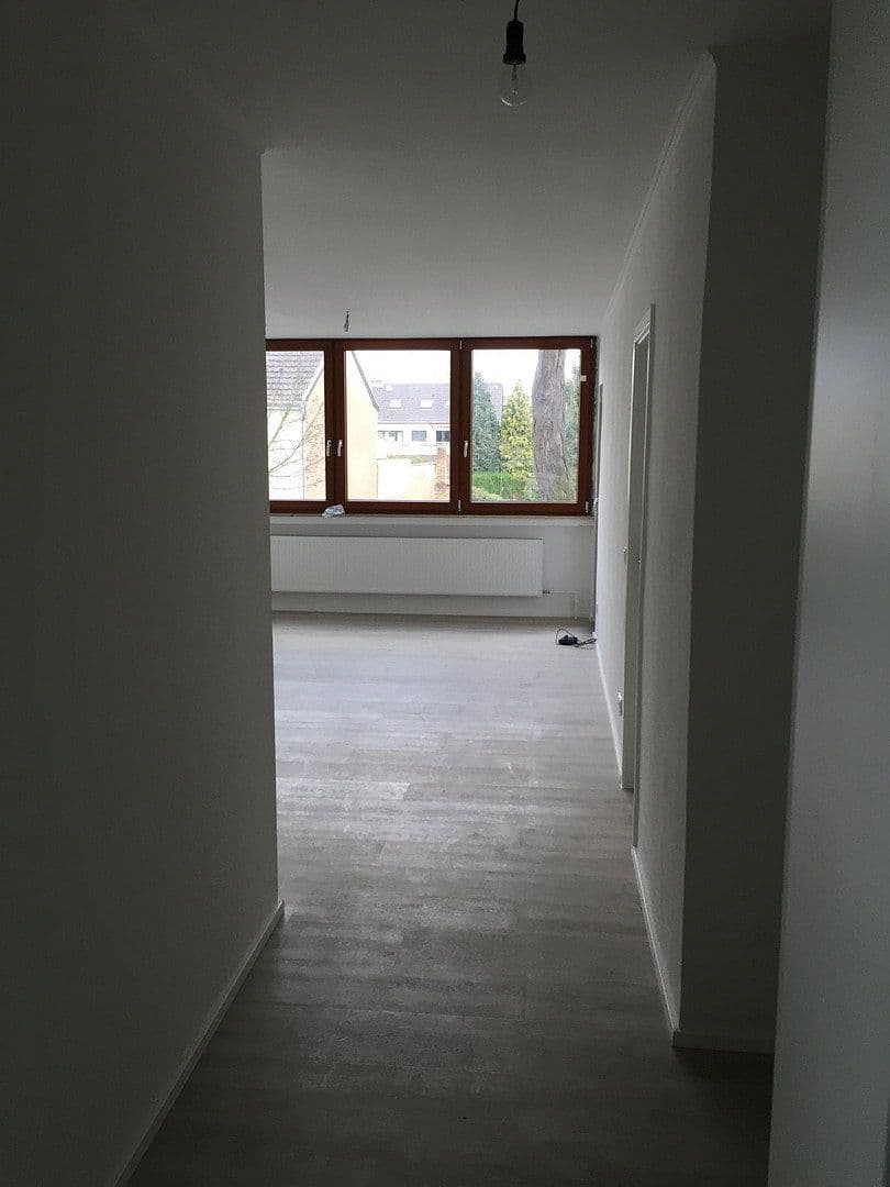 Prodej bytu 2+1 47 m², Limerpicher Str. 86, Bonn, Severní Porýní-Vestfálsko Prodej bytu 2+1 47 m², Limerpicher Str. 86, Bonn, Severní Porýní-Vestfálsko