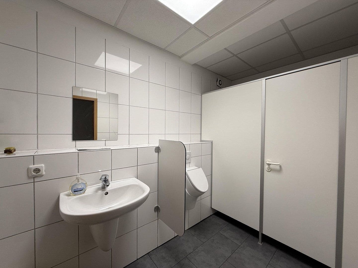 Prodej nebytového prostoru 5.705 m², Kutenhauser Str. 185, Minden, Severní Porýní-Vestfálsko Prodej nebytového prostoru 5.705 m², Kutenhauser Str. 185, Minden, Severní Porýní-Vestfálsko