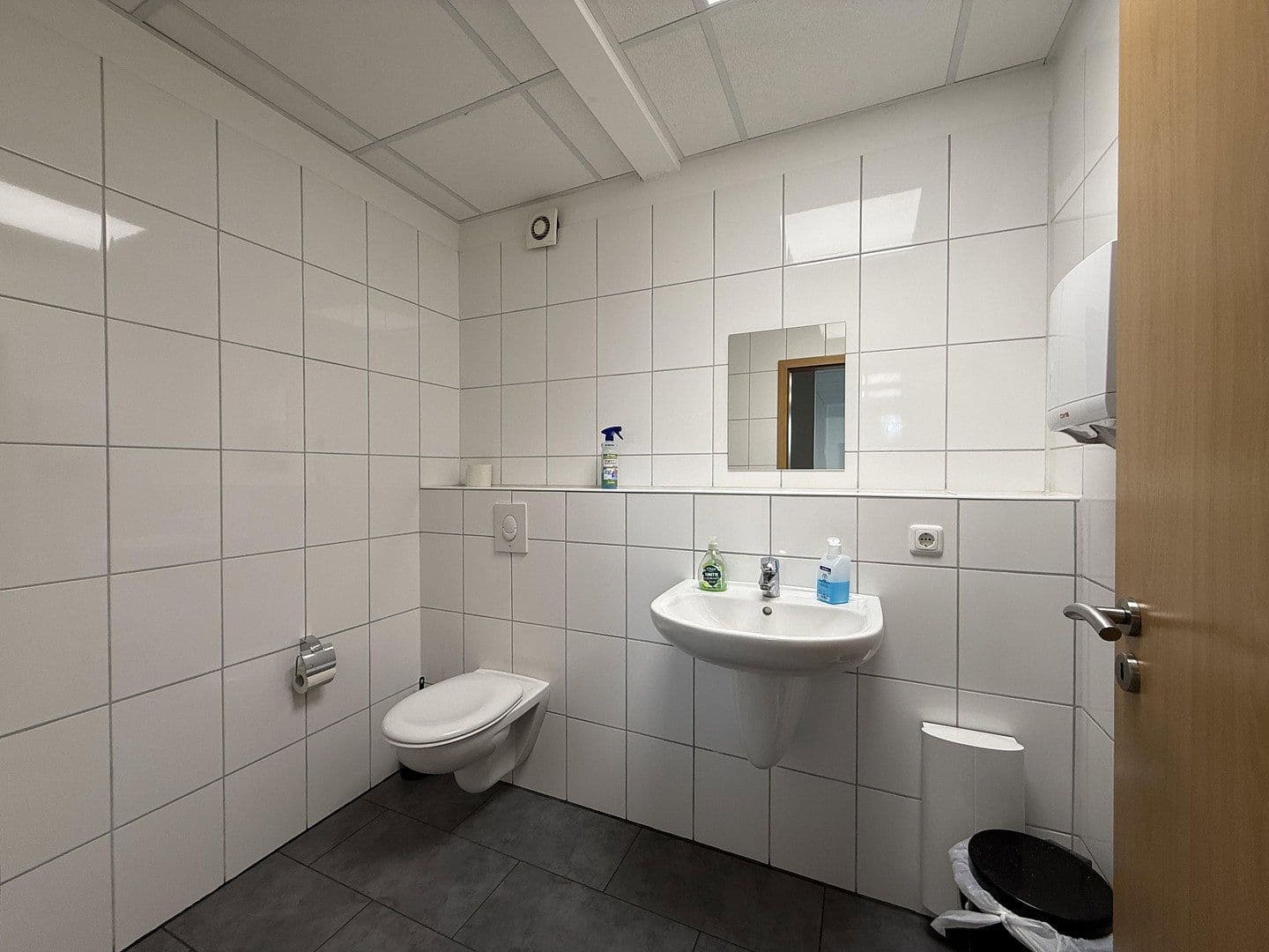 Prodej nebytového prostoru 5.705 m², Kutenhauser Str. 185, Minden, Severní Porýní-Vestfálsko Prodej nebytového prostoru 5.705 m², Kutenhauser Str. 185, Minden, Severní Porýní-Vestfálsko