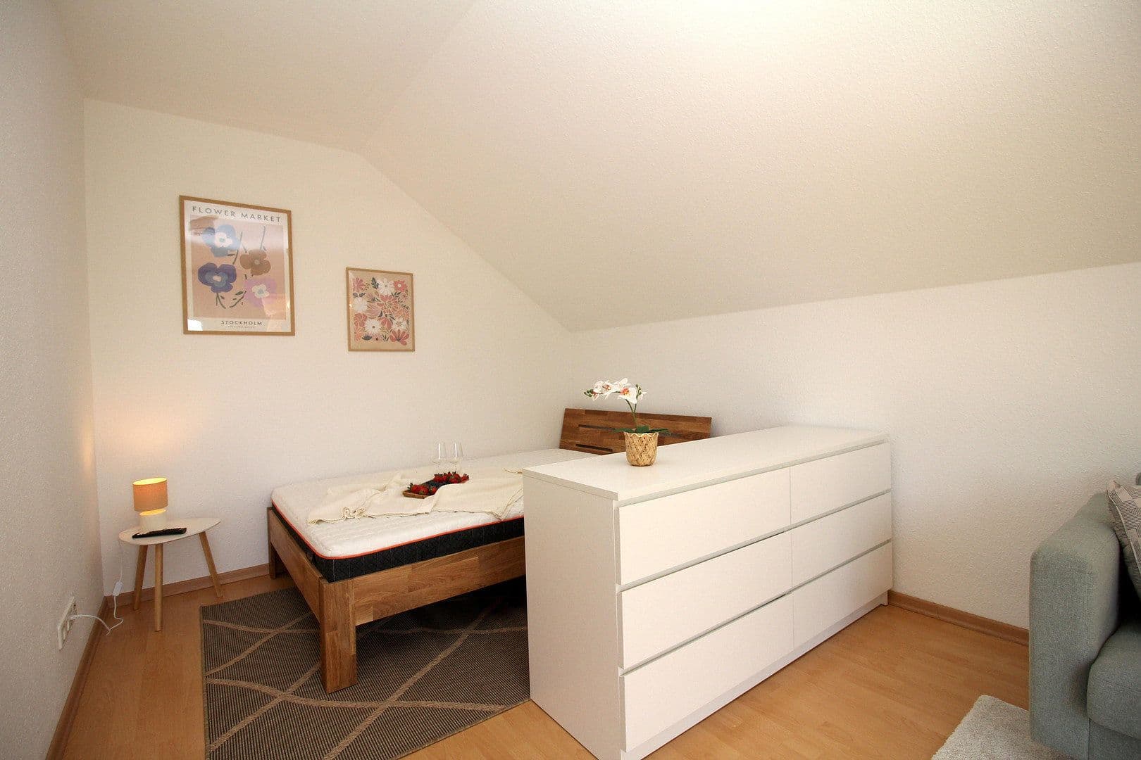 Pronájem bytu 1+1 33 m², Seehausener Allee 40, Leipzig, Sasko Pronájem bytu 1+1 33 m², Seehausener Allee 40, Leipzig, Sasko