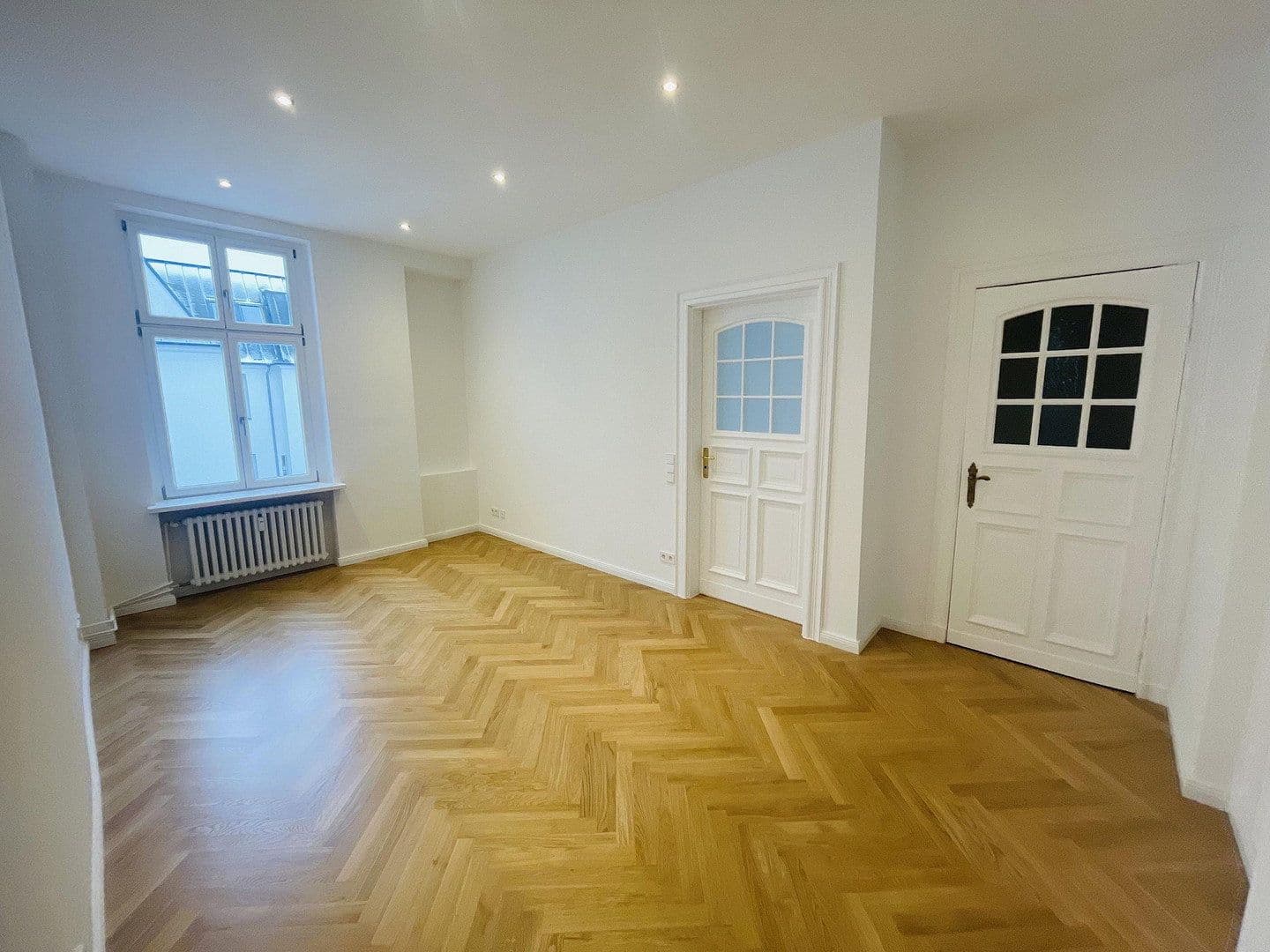 Pronájem kanceláře 77 m², Schlüterstrasse, Berlin, Berlín Pronájem kanceláře 77 m², Schlüterstrasse, Berlin, Berlín