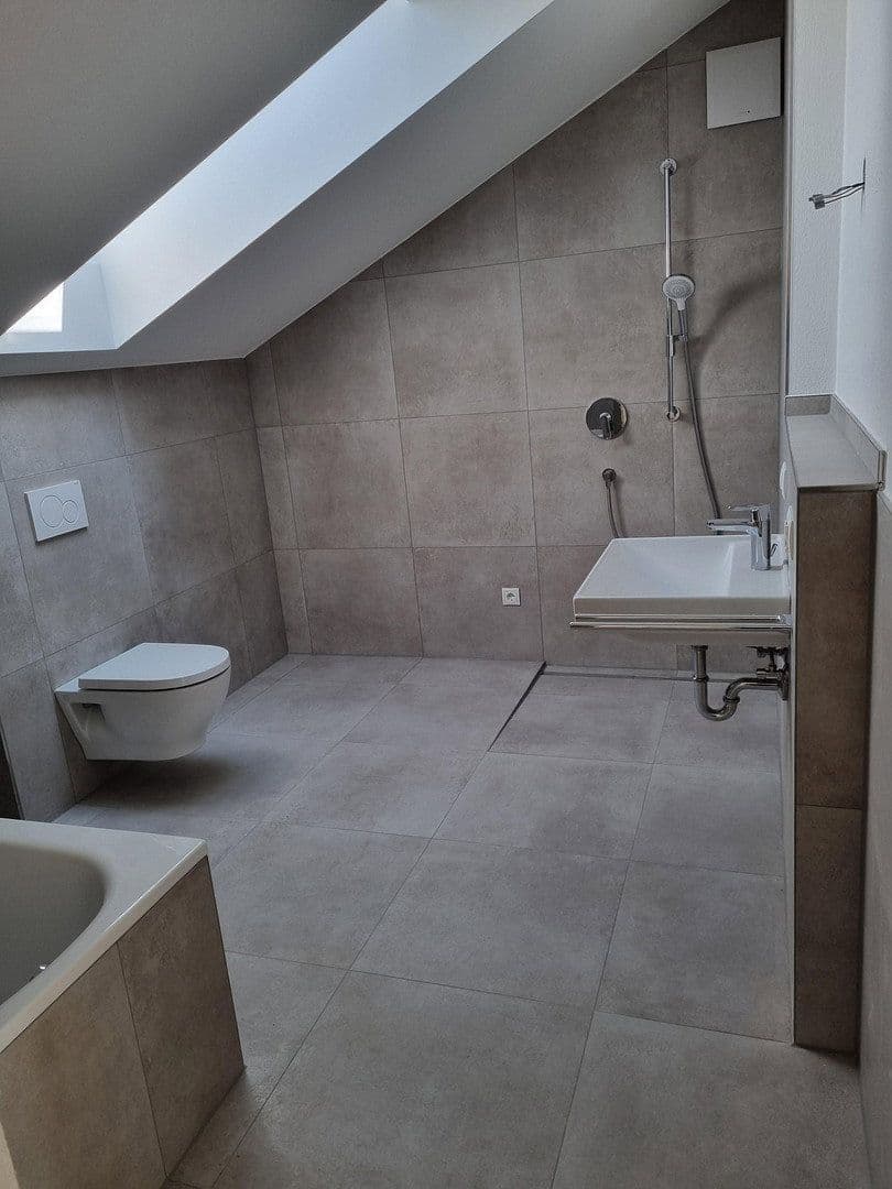 Pronájem bytu 3+1 68 m², Brandstr. 1, Grafing, Bavorsko Pronájem bytu 3+1 68 m², Brandstr. 1, Grafing, Bavorsko