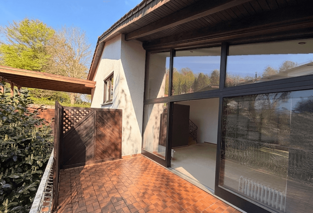 Prodej domu 210 m², pozemek 853 m², Sulzbach/Saar, Země Sársko Prodej domu 210 m², pozemek 853 m², Sulzbach/Saar, Země Sársko