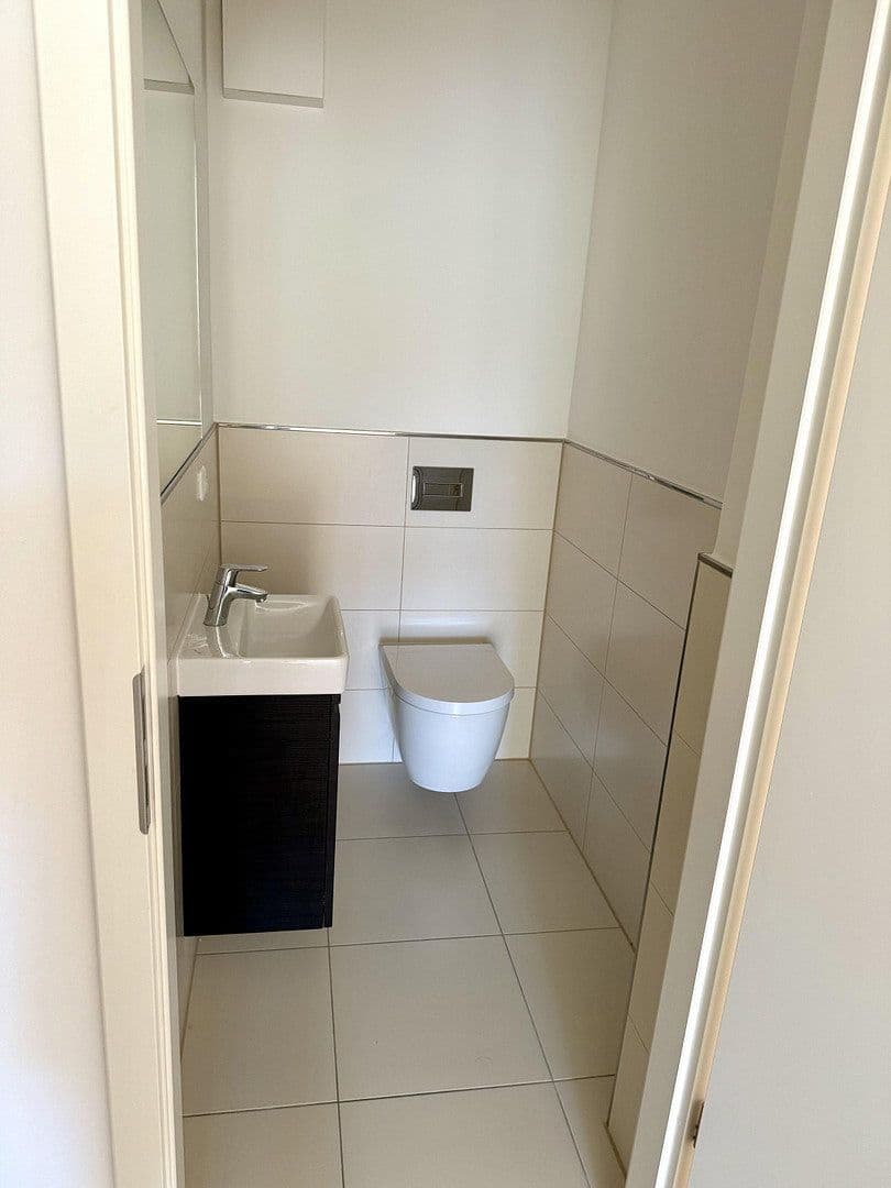 Pronájem bytu 3+1 90 m², Am Markt 2, Schwerin, Mecklenburg-Vorpommern Pronájem bytu 3+1 90 m², Am Markt 2, Schwerin, Mecklenburg-Vorpommern