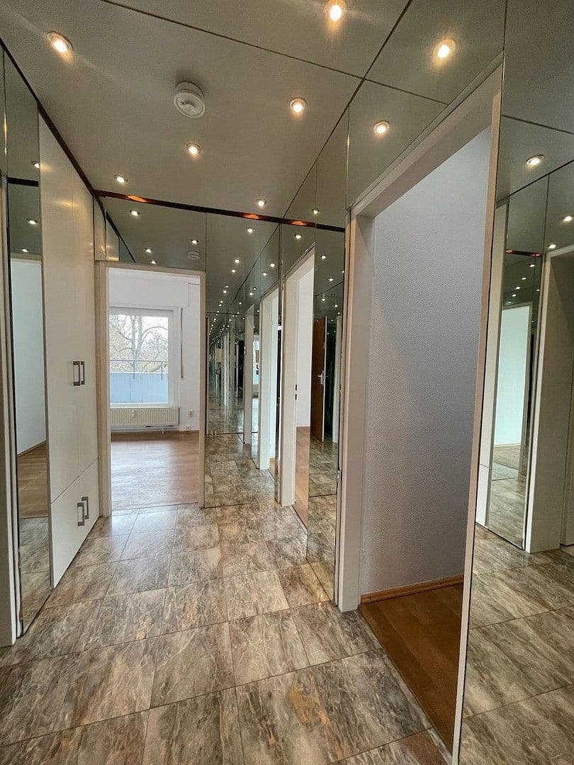 Prodej bytu 2+1 64 m², Jaminstrasse 2b, Kronberg im Taunus, Hessen Prodej bytu 2+1 64 m², Jaminstrasse 2b, Kronberg im Taunus, Hessen