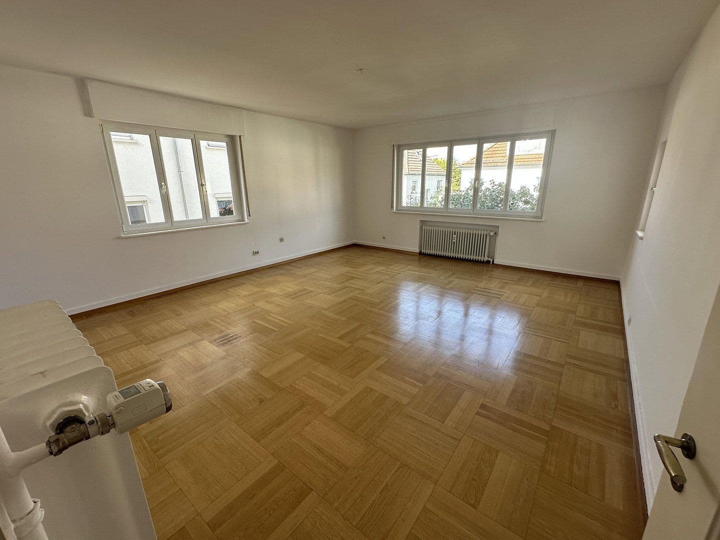 Pronájem bytu 4+1 110 m², Brahmsweg 32, Stuttgart, Bádensko-Württembersko Pronájem bytu 4+1 110 m², Brahmsweg 32, Stuttgart, Bádensko-Württembersko