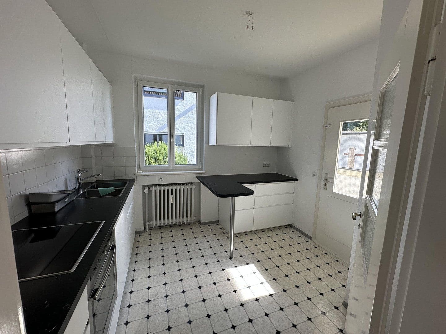 Pronájem bytu 4+1 110 m², Brahmsweg 32, Stuttgart, Bádensko-Württembersko Pronájem bytu 4+1 110 m², Brahmsweg 32, Stuttgart, Bádensko-Württembersko