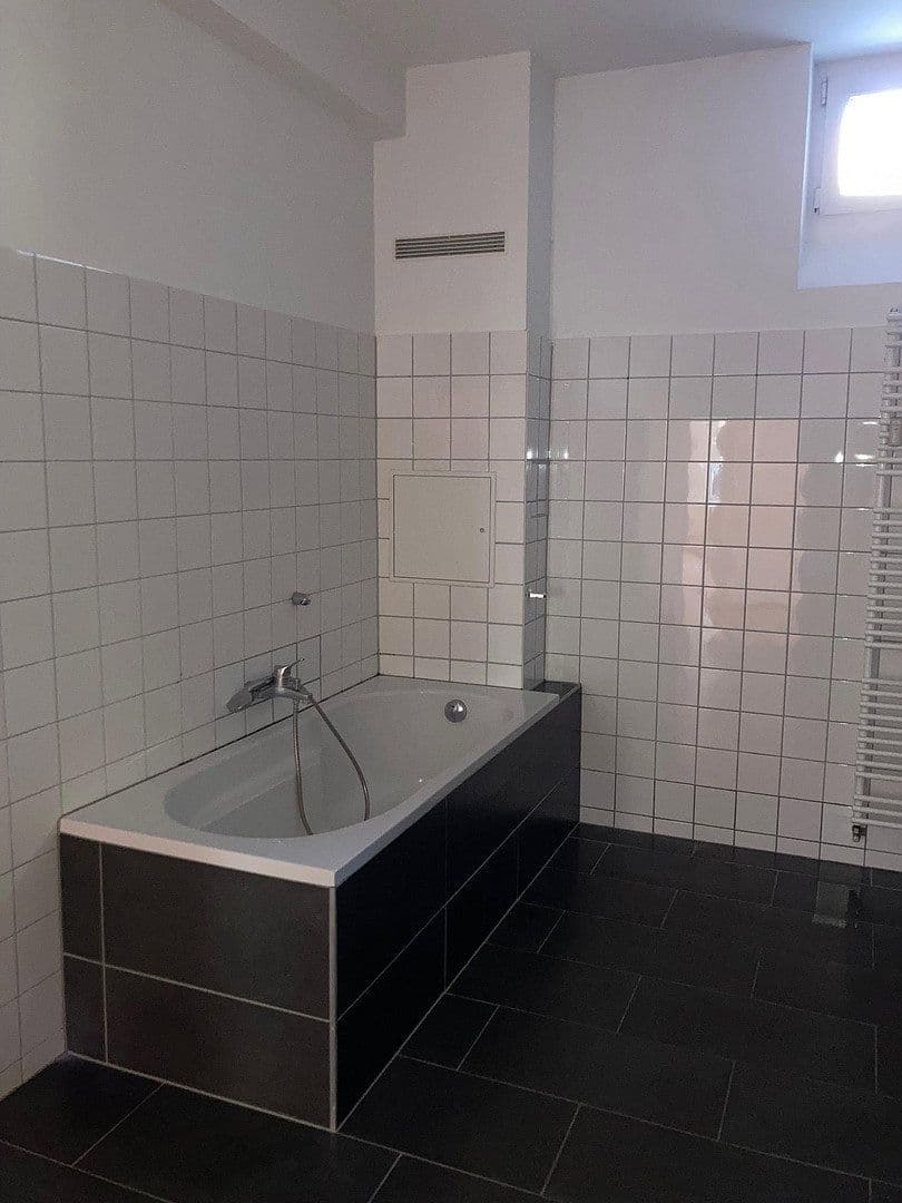 Pronájem bytu 2+kk 88 m², Wittelsbachstraße 7, Ludwigshafen, Porýní-Falc Pronájem bytu 2+kk 88 m², Wittelsbachstraße 7, Ludwigshafen, Porýní-Falc