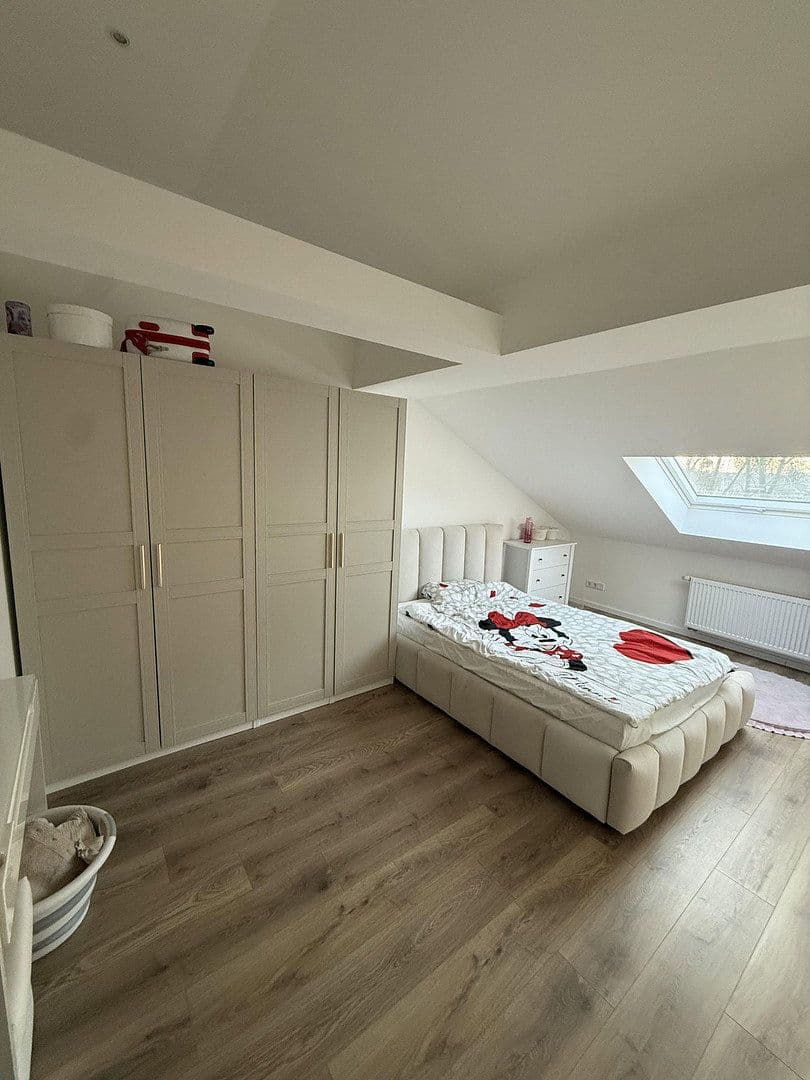 Pronájem bytu 5+1 125 m², Nosthoffenstraße 53, Düsseldorf, Severní Porýní-Vestfálsko Pronájem bytu 5+1 125 m², Nosthoffenstraße 53, Düsseldorf, Severní Porýní-Vestfálsko