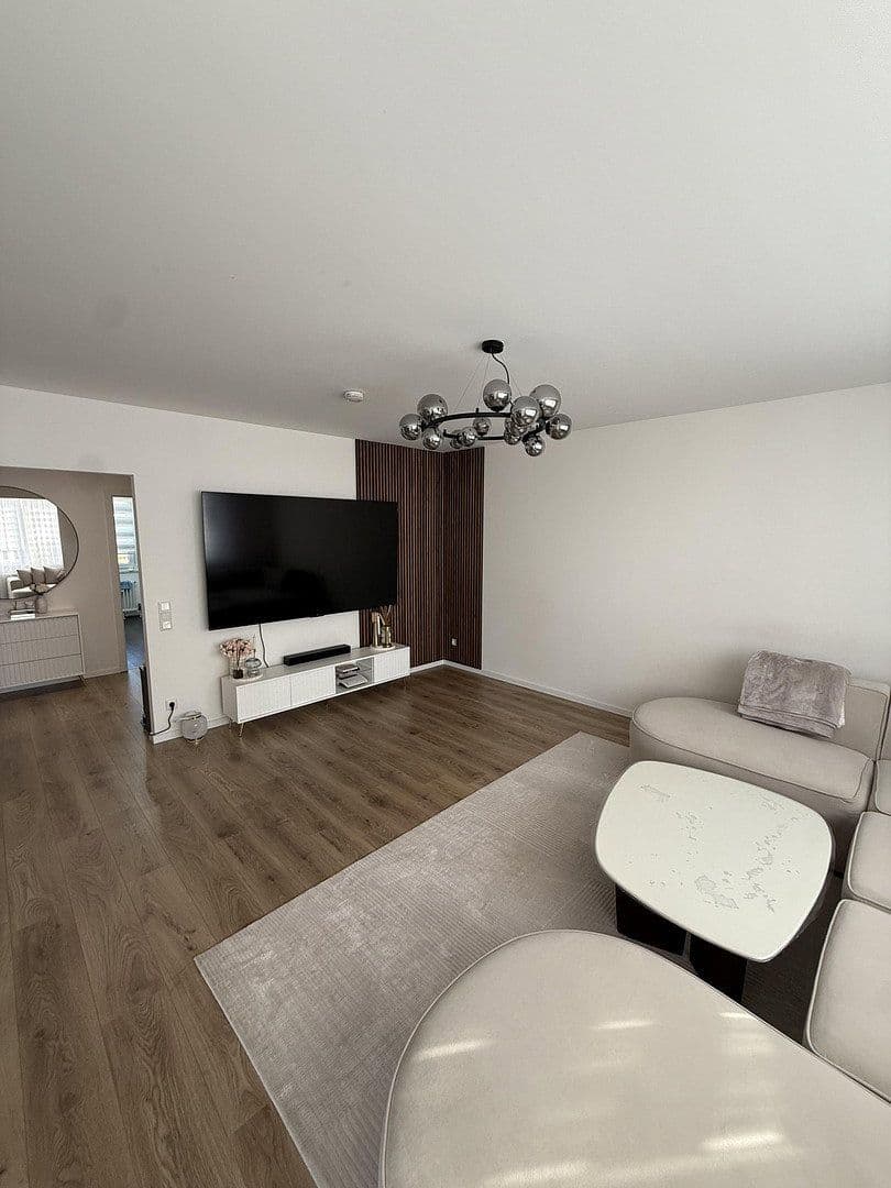 Pronájem bytu 5+1 125 m², Nosthoffenstraße 53, Düsseldorf, Severní Porýní-Vestfálsko Pronájem bytu 5+1 125 m², Nosthoffenstraße 53, Düsseldorf, Severní Porýní-Vestfálsko