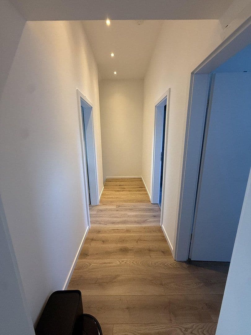 Pronájem bytu 5+1 125 m², Nosthoffenstraße 53, Düsseldorf, Severní Porýní-Vestfálsko Pronájem bytu 5+1 125 m², Nosthoffenstraße 53, Düsseldorf, Severní Porýní-Vestfálsko