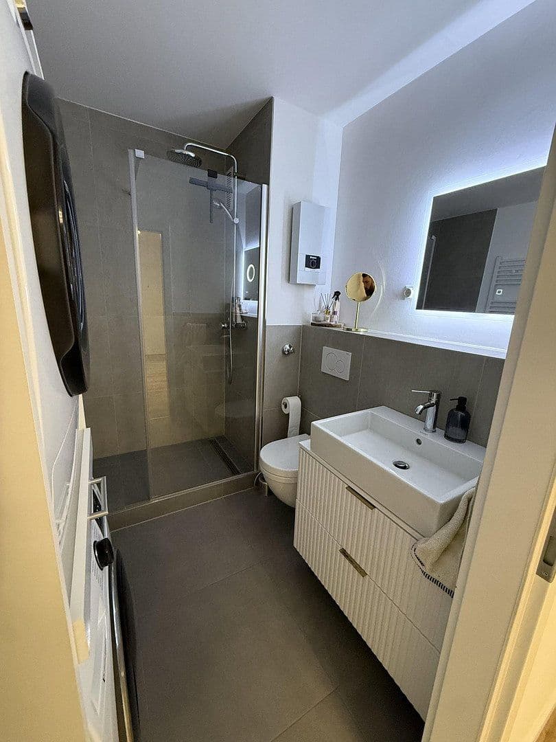 Pronájem bytu 5+1 125 m², Nosthoffenstraße 53, Düsseldorf, Severní Porýní-Vestfálsko Pronájem bytu 5+1 125 m², Nosthoffenstraße 53, Düsseldorf, Severní Porýní-Vestfálsko