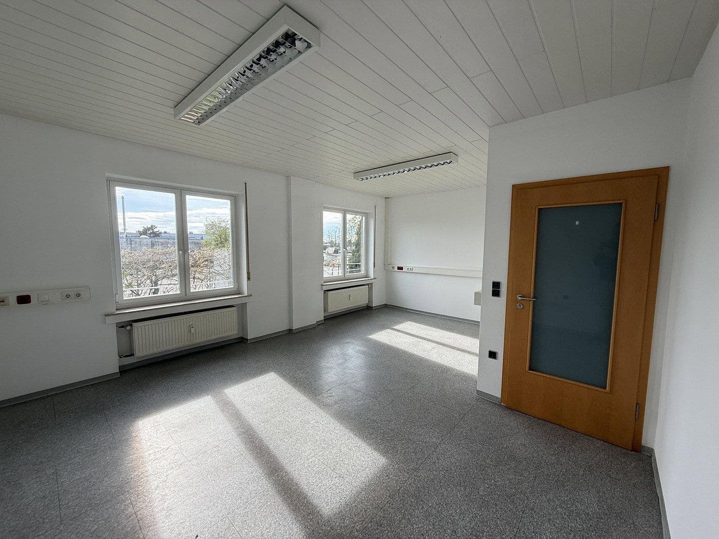 Pronájem kanceláře 130 m², Bergisch Gladbach, Severní Porýní-Vestfálsko Pronájem kanceláře 130 m², Bergisch Gladbach, Severní Porýní-Vestfálsko