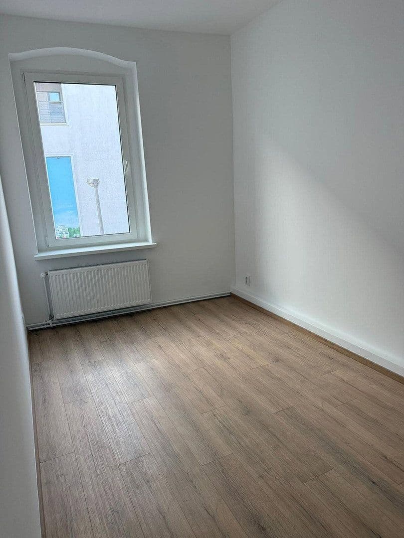Pronájem bytu 4+1 80 m², Köpenicker Straße 32, Berlin, Berlín Pronájem bytu 4+1 80 m², Köpenicker Straße 32, Berlin, Berlín