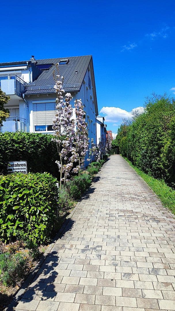 Prodej bytu 4+1 110 m², Hofgartenstraße 57, Neuenstadt am Kocher, Bádensko-Württembersko Prodej bytu 4+1 110 m², Hofgartenstraße 57, Neuenstadt am Kocher, Bádensko-Württembersko