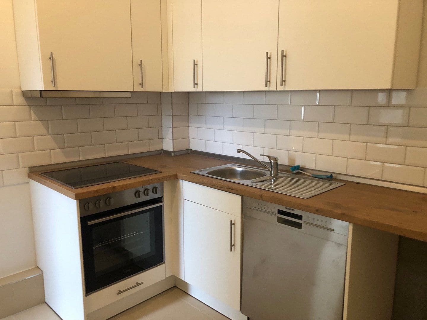 Pronájem bytu 4+1 75 m², Schrammsweg 21, Hamburg, Hamburg Pronájem bytu 4+1 75 m², Schrammsweg 21, Hamburg, Hamburg