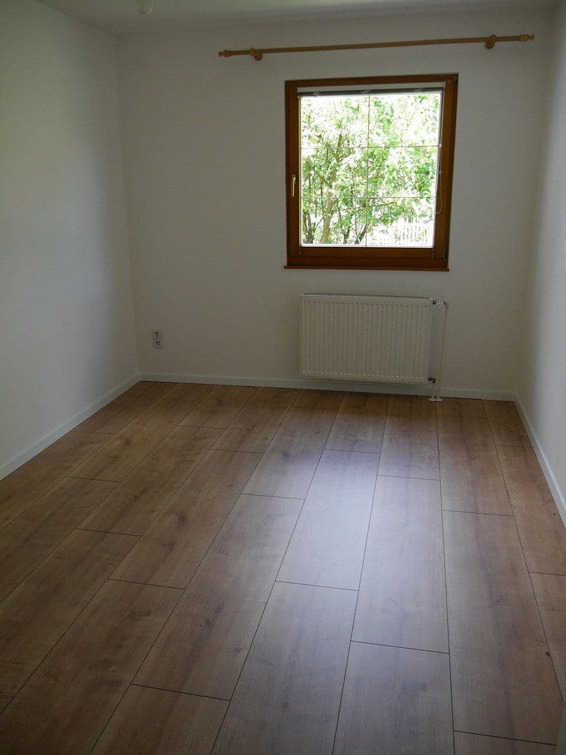 Pronájem domu 160 m², pozemek 645 m², Bergstr. 15, Berg im Gau, Bavorsko Pronájem domu 160 m², pozemek 645 m², Bergstr. 15, Berg im Gau, Bavorsko