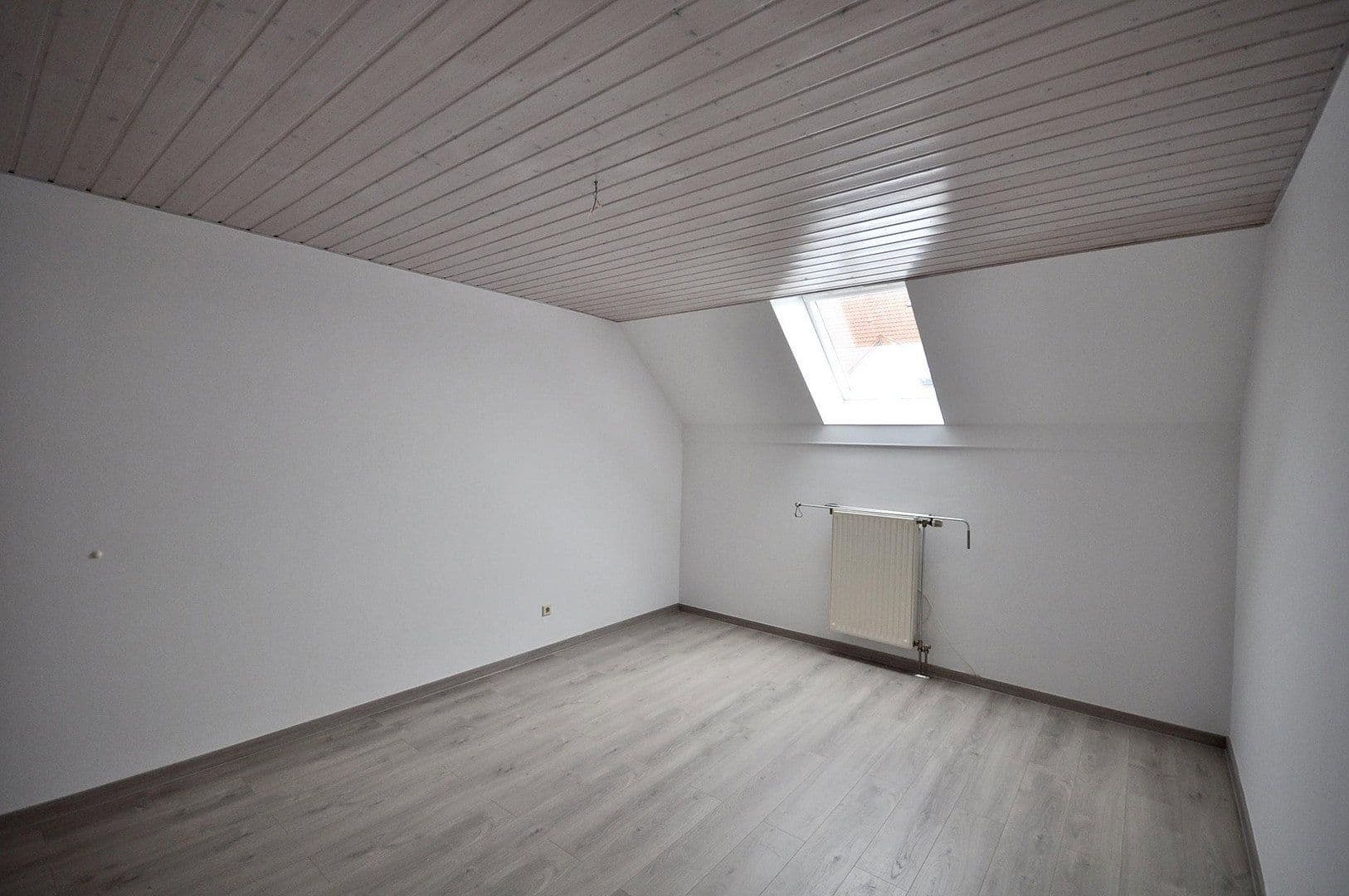 Pronájem bytu 3+1 80 m², Händelstraße 2, Wilkau-Haßlau, Sasko Pronájem bytu 3+1 80 m², Händelstraße 2, Wilkau-Haßlau, Sasko