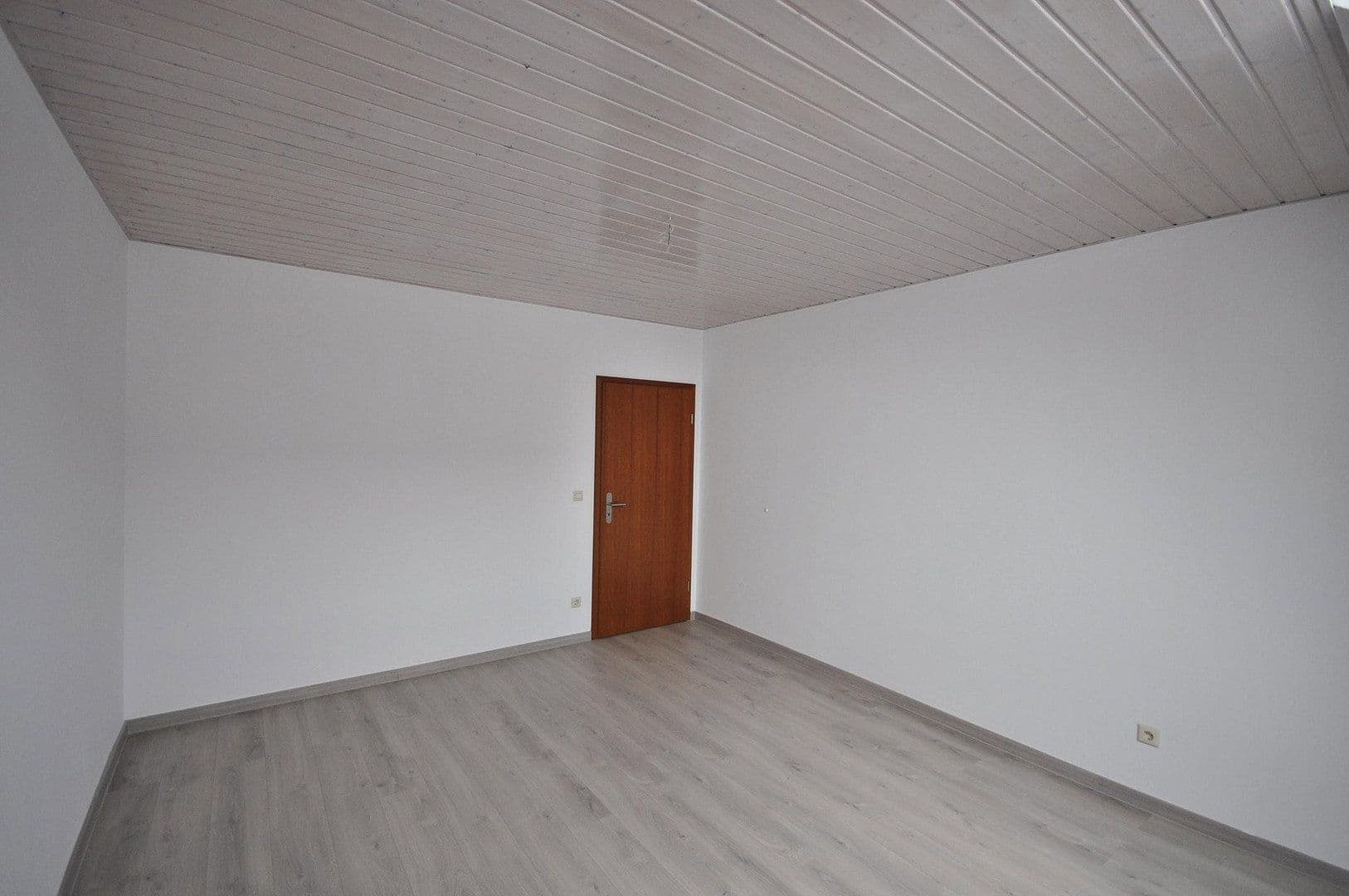 Pronájem bytu 3+1 80 m², Händelstraße 2, Wilkau-Haßlau, Sasko Pronájem bytu 3+1 80 m², Händelstraße 2, Wilkau-Haßlau, Sasko