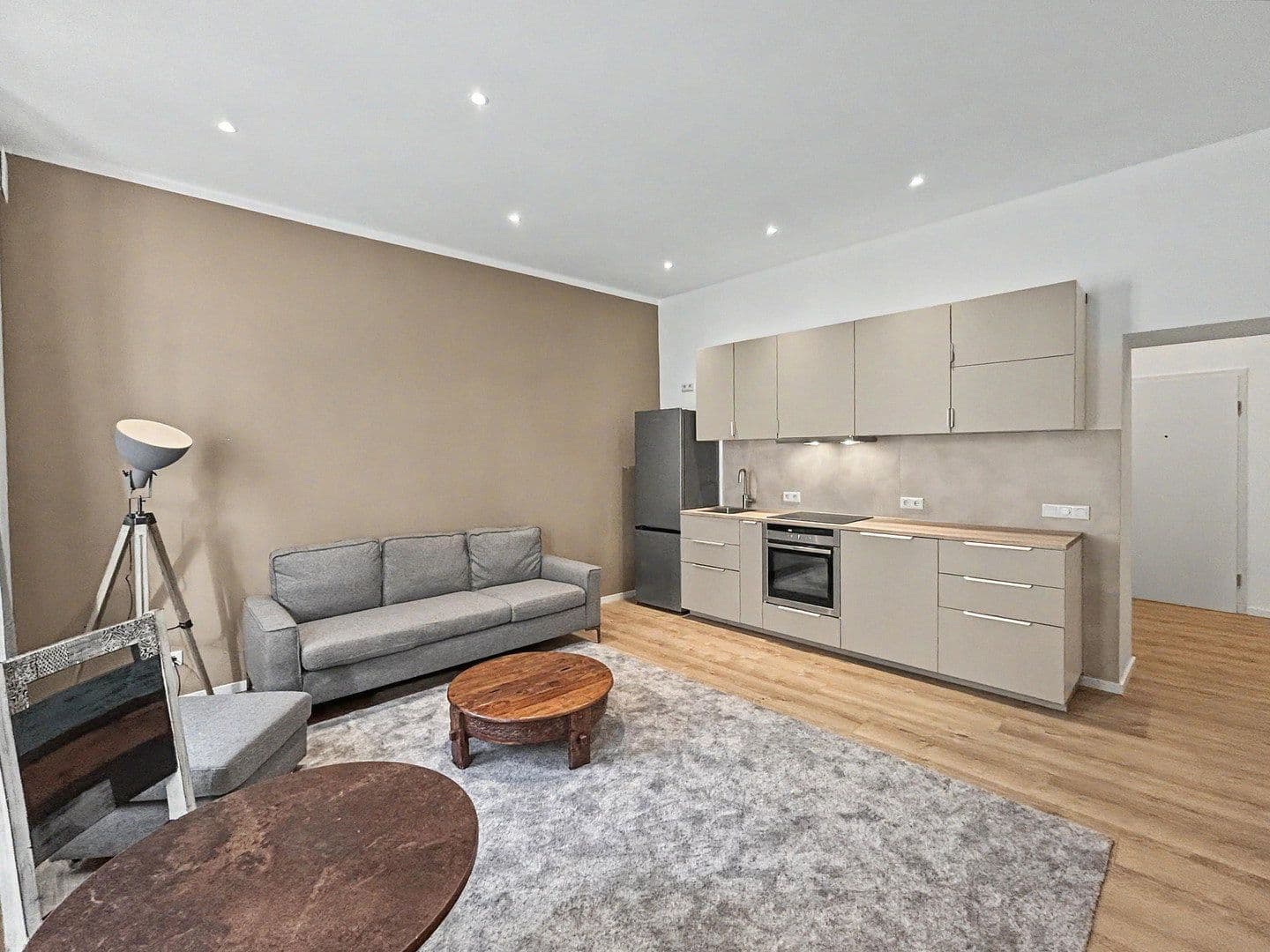 Pronájem bytu 2+1 40 m², Köln, Severní Porýní-Vestfálsko Pronájem bytu 2+1 40 m², Köln, Severní Porýní-Vestfálsko