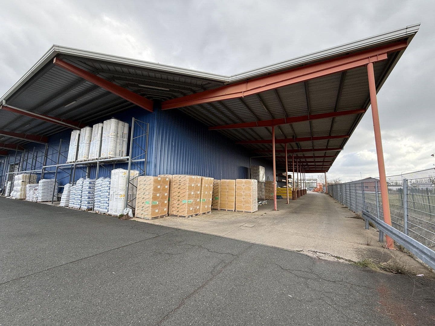 Prodej nebytového prostoru 12.188 m², Dämmstoffstraße 1, Bitterfeld-Wolfen, Sasko-Anhaltsko Prodej nebytového prostoru 12.188 m², Dämmstoffstraße 1, Bitterfeld-Wolfen, Sasko-Anhaltsko