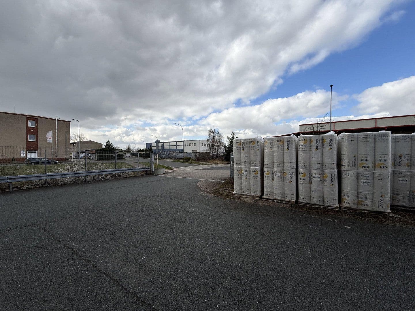 Prodej nebytového prostoru 12.188 m², Dämmstoffstraße 1, Bitterfeld-Wolfen, Sasko-Anhaltsko Prodej nebytového prostoru 12.188 m², Dämmstoffstraße 1, Bitterfeld-Wolfen, Sasko-Anhaltsko