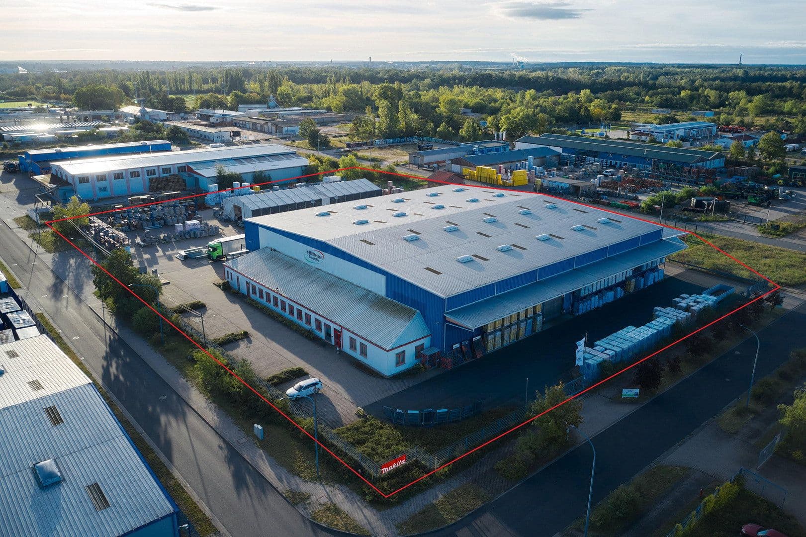 Prodej nebytového prostoru 12.188 m², Dämmstoffstraße 1, Bitterfeld-Wolfen, Sasko-Anhaltsko Prodej nebytového prostoru 12.188 m², Dämmstoffstraße 1, Bitterfeld-Wolfen, Sasko-Anhaltsko