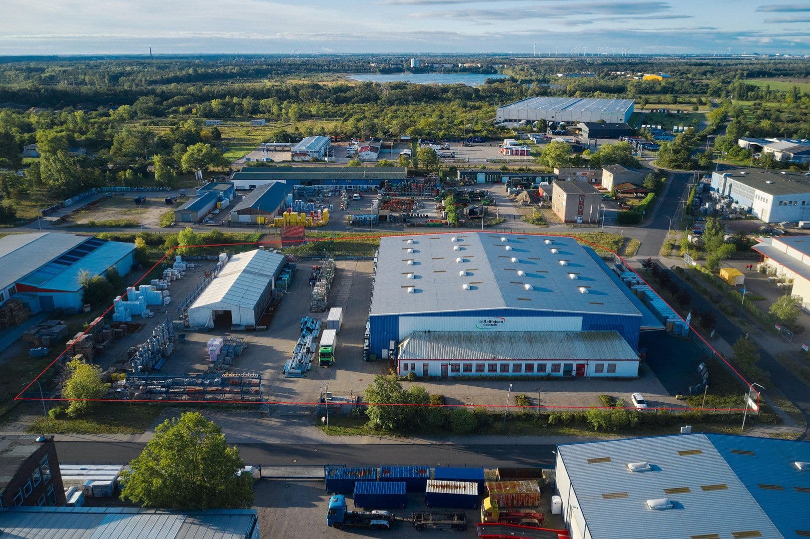 Prodej nebytového prostoru 12.188 m², Dämmstoffstraße 1, Bitterfeld-Wolfen, Sasko-Anhaltsko Prodej nebytového prostoru 12.188 m², Dämmstoffstraße 1, Bitterfeld-Wolfen, Sasko-Anhaltsko