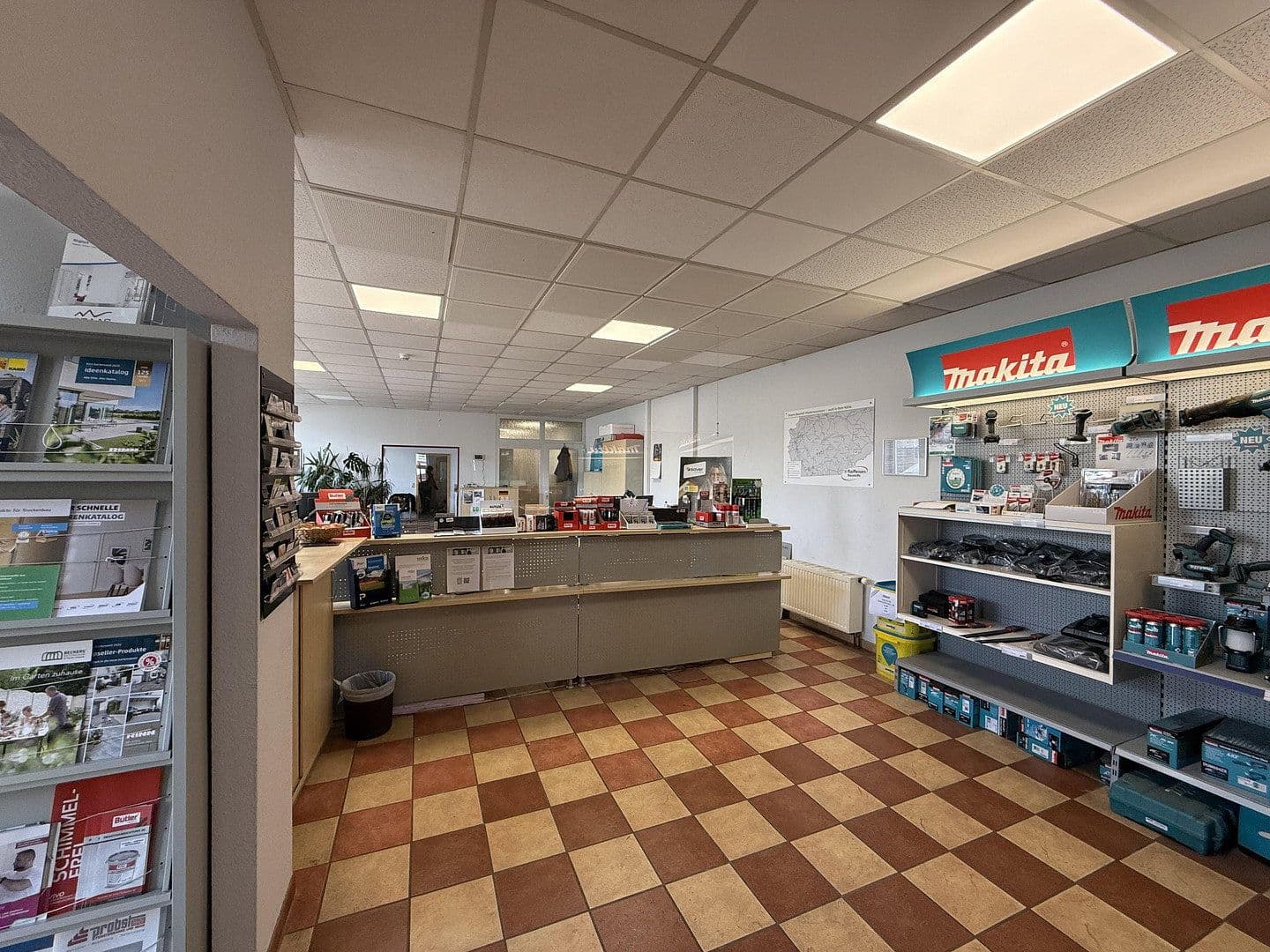 Prodej nebytového prostoru 12.188 m², Dämmstoffstraße 1, Bitterfeld-Wolfen, Sasko-Anhaltsko Prodej nebytového prostoru 12.188 m², Dämmstoffstraße 1, Bitterfeld-Wolfen, Sasko-Anhaltsko