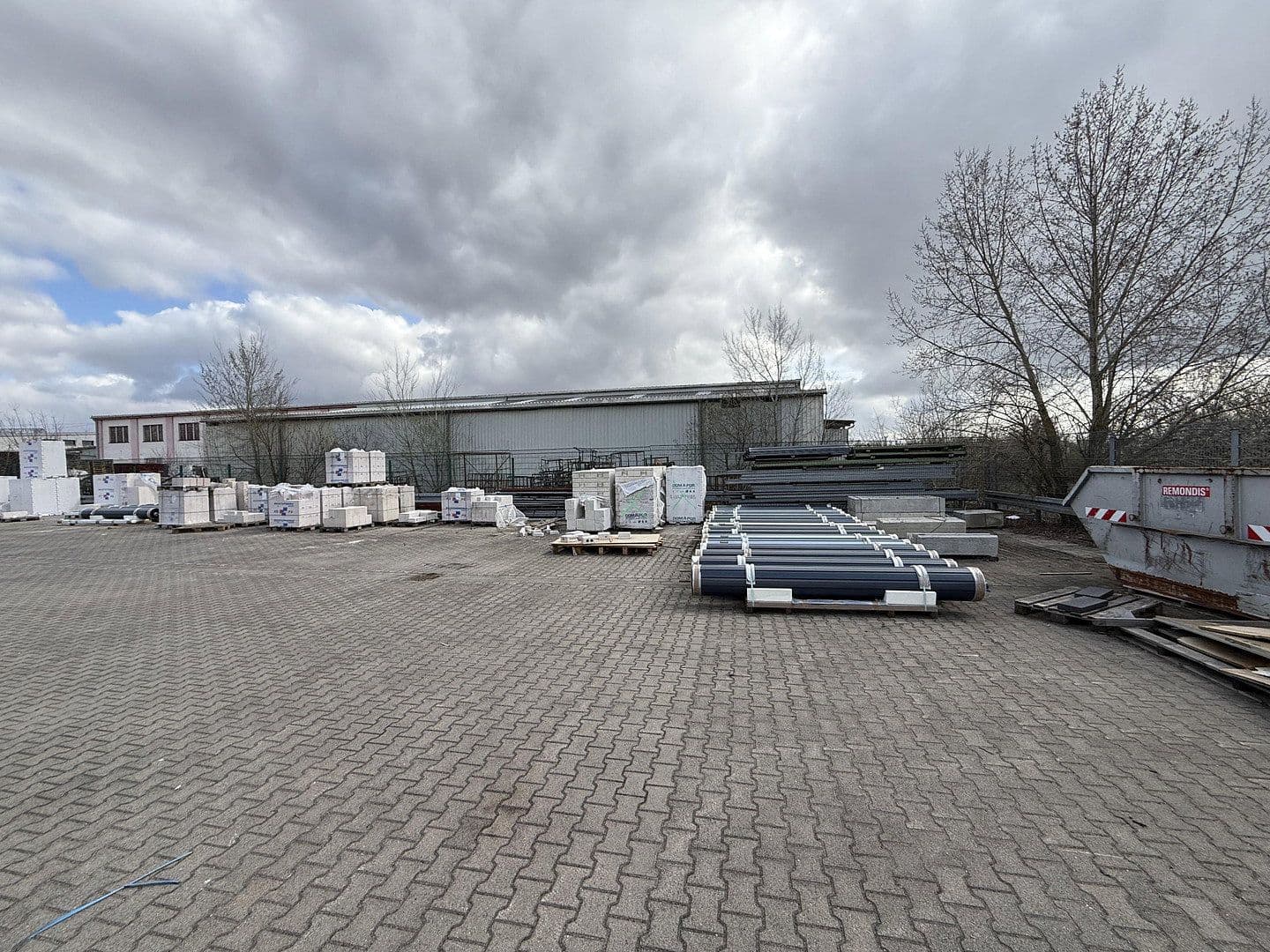 Prodej nebytového prostoru 12.188 m², Dämmstoffstraße 1, Bitterfeld-Wolfen, Sasko-Anhaltsko Prodej nebytového prostoru 12.188 m², Dämmstoffstraße 1, Bitterfeld-Wolfen, Sasko-Anhaltsko