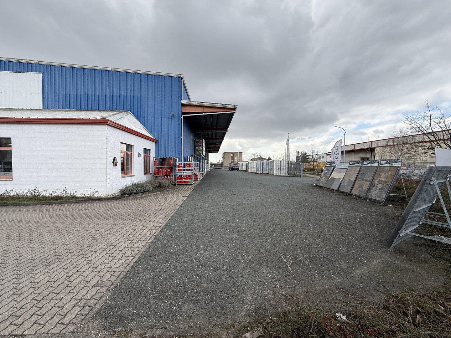 Prodej nebytového prostoru 12.188 m², Dämmstoffstraße 1, Bitterfeld-Wolfen, Sasko-Anhaltsko Prodej nebytového prostoru 12.188 m², Dämmstoffstraße 1, Bitterfeld-Wolfen, Sasko-Anhaltsko