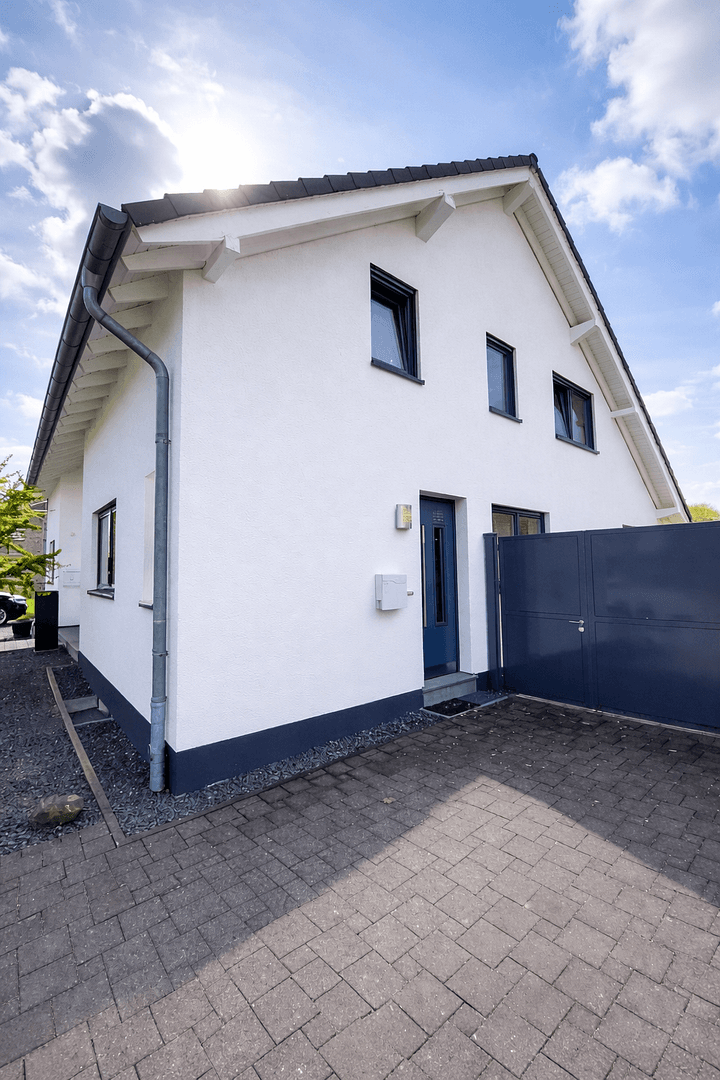 Prodej domu 290 m², pozemek 596 m², Christoph-Hufeland-Straße 5, Dormagen, Severní Porýní-Vestfálsko Prodej domu 290 m², pozemek 596 m², Christoph-Hufeland-Straße 5, Dormagen, Severní Porýní-Vestfálsko