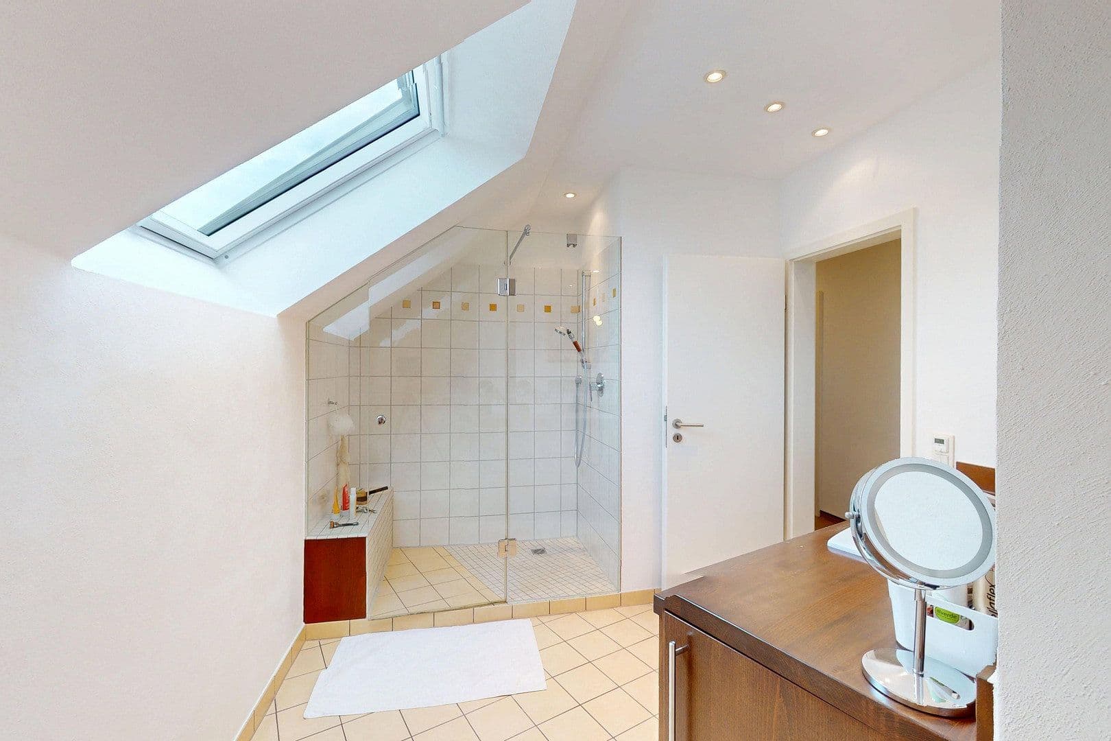 Prodej domu 290 m², pozemek 596 m², Christoph-Hufeland-Straße 5, Dormagen, Severní Porýní-Vestfálsko Prodej domu 290 m², pozemek 596 m², Christoph-Hufeland-Straße 5, Dormagen, Severní Porýní-Vestfálsko