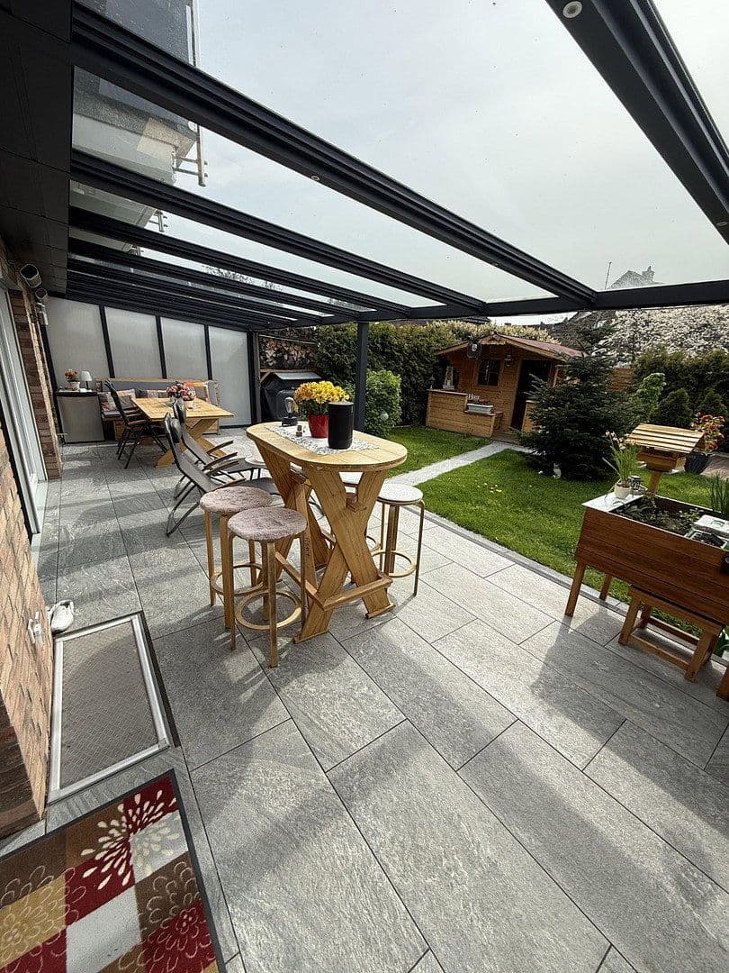 Prodej domu 160 m², pozemek 365 m², Langenfeld (Rheinland), Severní Porýní-Vestfálsko Prodej domu 160 m², pozemek 365 m², Langenfeld (Rheinland), Severní Porýní-Vestfálsko