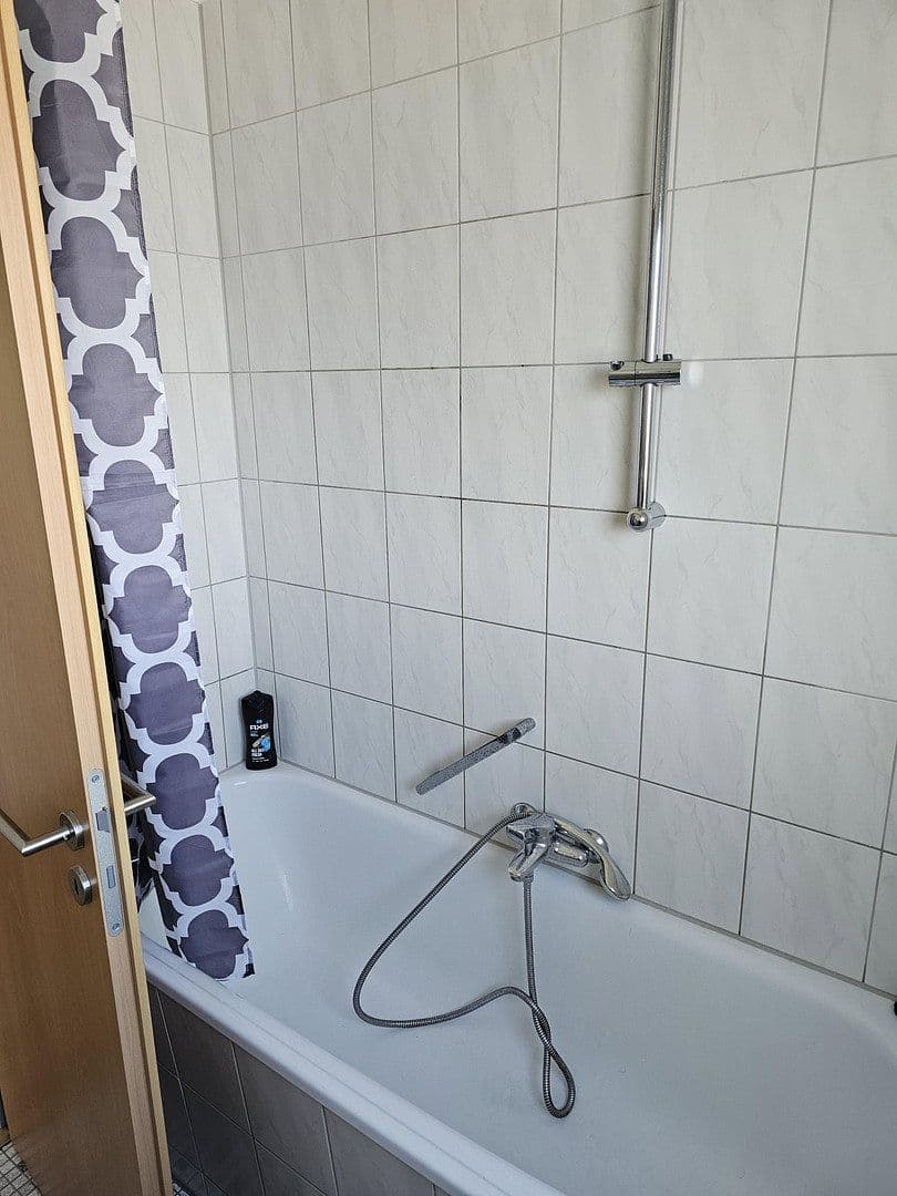 Pronájem bytu 2+1 50 m², Otto-Brenner-Straße 142, Bielefeld, Severní Porýní-Vestfálsko Pronájem bytu 2+1 50 m², Otto-Brenner-Straße 142, Bielefeld, Severní Porýní-Vestfálsko