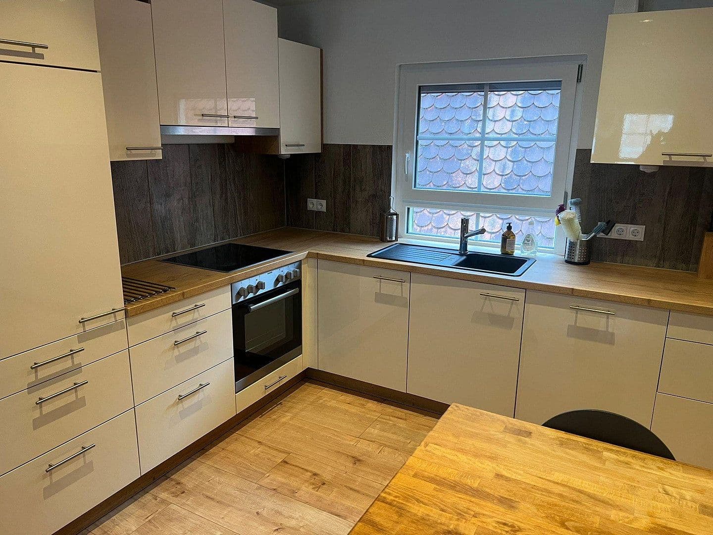 Pronájem bytu 4+1 110 m², Dorfbrunnenstr. 32, Wörth am Rhein, Porýní-Falc Pronájem bytu 4+1 110 m², Dorfbrunnenstr. 32, Wörth am Rhein, Porýní-Falc