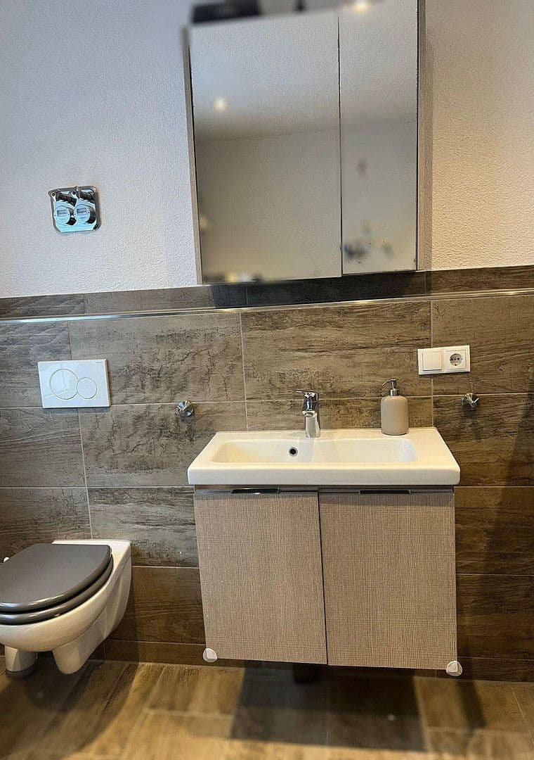 Pronájem bytu 4+1 110 m², Dorfbrunnenstr. 32, Wörth am Rhein, Porýní-Falc Pronájem bytu 4+1 110 m², Dorfbrunnenstr. 32, Wörth am Rhein, Porýní-Falc