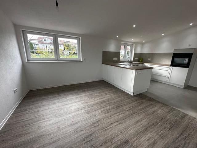 Pronájem bytu 3+kk 108 m², Rottenburg am Neckar, Bádensko-Württembersko Pronájem bytu 3+kk 108 m², Rottenburg am Neckar, Bádensko-Württembersko