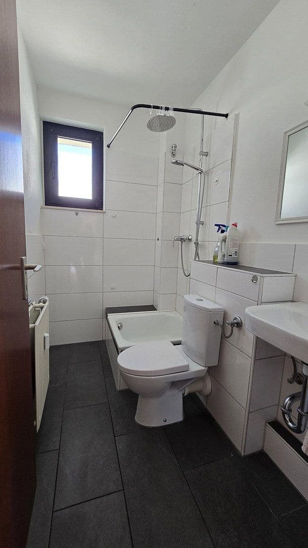 Pronájem bytu 4+1 92 m², Langerfelder Straße 117, Wuppertal, Severní Porýní-Vestfálsko Pronájem bytu 4+1 92 m², Langerfelder Straße 117, Wuppertal, Severní Porýní-Vestfálsko