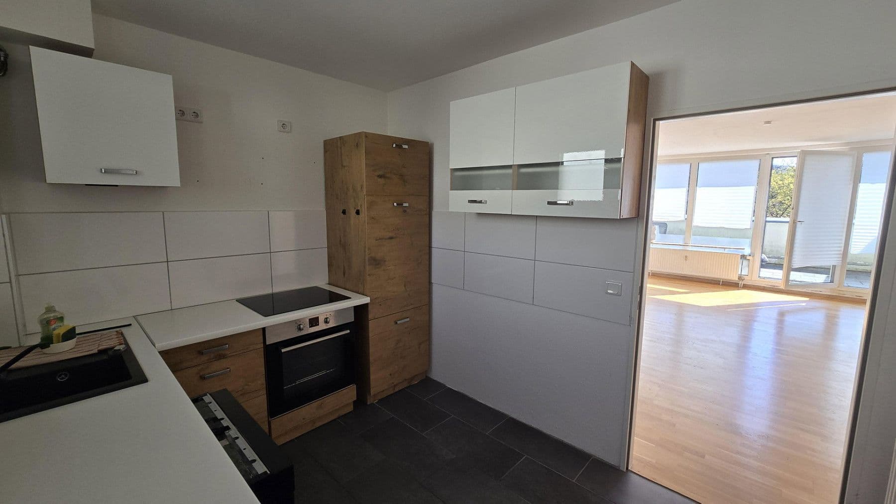 Pronájem bytu 4+1 92 m², Langerfelder Straße 117, Wuppertal, Severní Porýní-Vestfálsko Pronájem bytu 4+1 92 m², Langerfelder Straße 117, Wuppertal, Severní Porýní-Vestfálsko