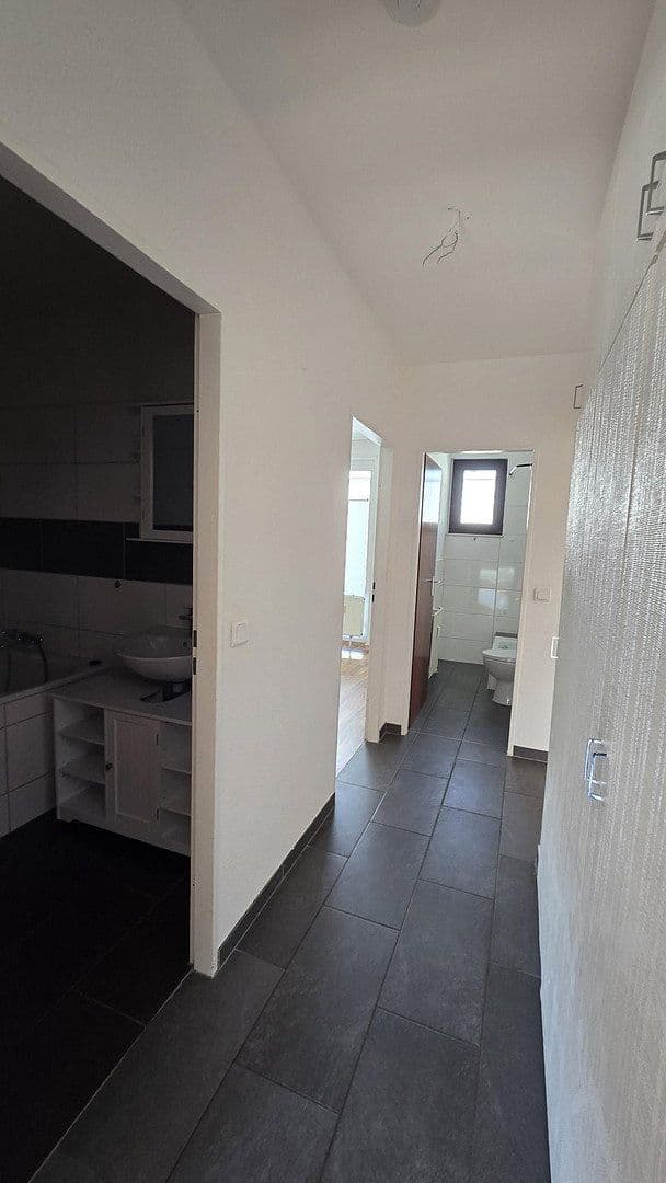 Pronájem bytu 4+1 92 m², Langerfelder Straße 117, Wuppertal, Severní Porýní-Vestfálsko Pronájem bytu 4+1 92 m², Langerfelder Straße 117, Wuppertal, Severní Porýní-Vestfálsko