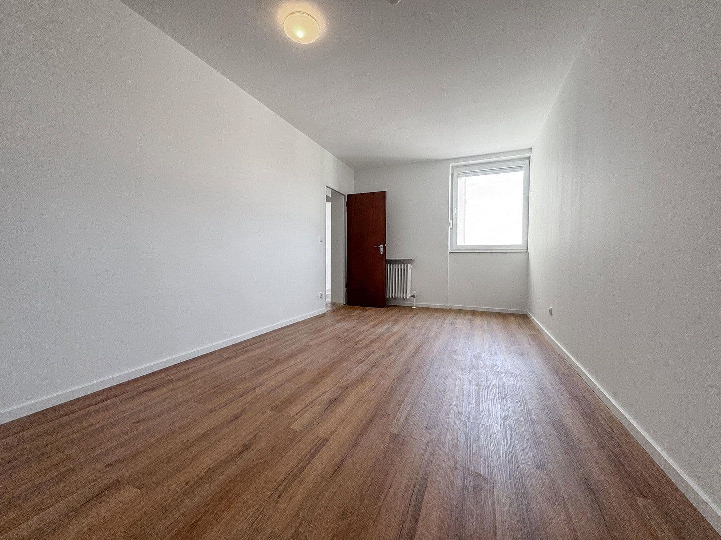 Pronájem bytu 3+1 85 m², Isarstraße 26, Regensburg, Bavorsko Pronájem bytu 3+1 85 m², Isarstraße 26, Regensburg, Bavorsko