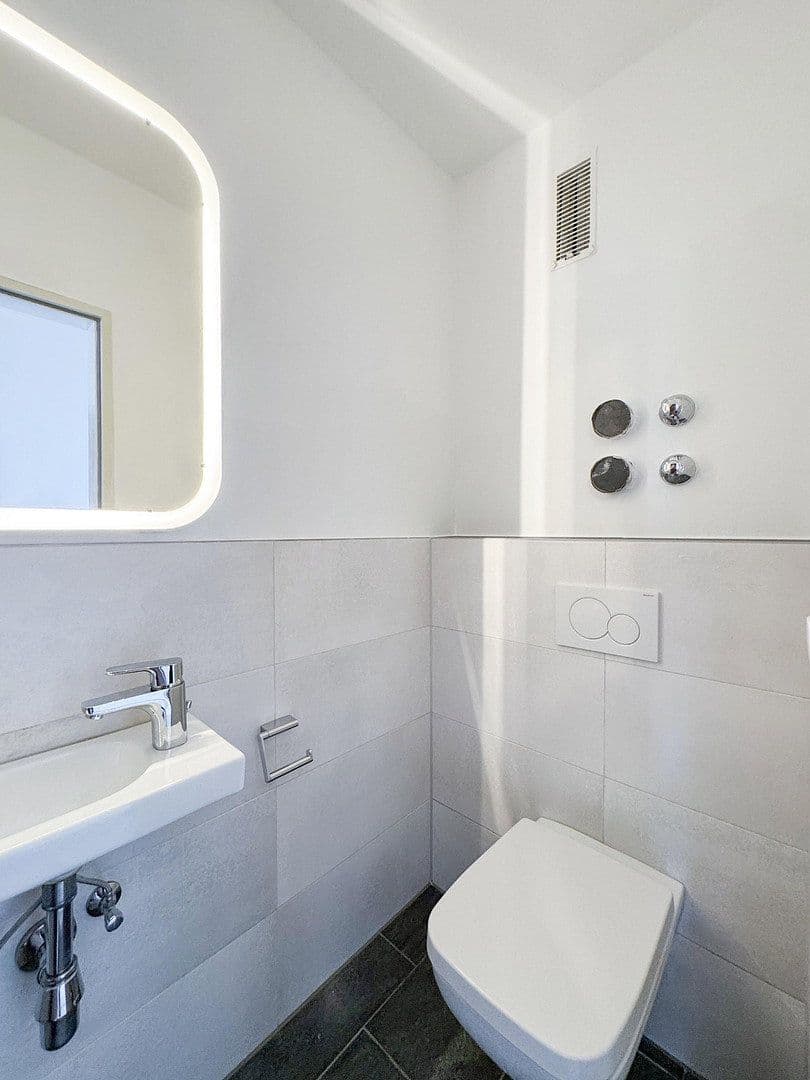 Pronájem bytu 3+1 85 m², Isarstraße 26, Regensburg, Bavorsko Pronájem bytu 3+1 85 m², Isarstraße 26, Regensburg, Bavorsko