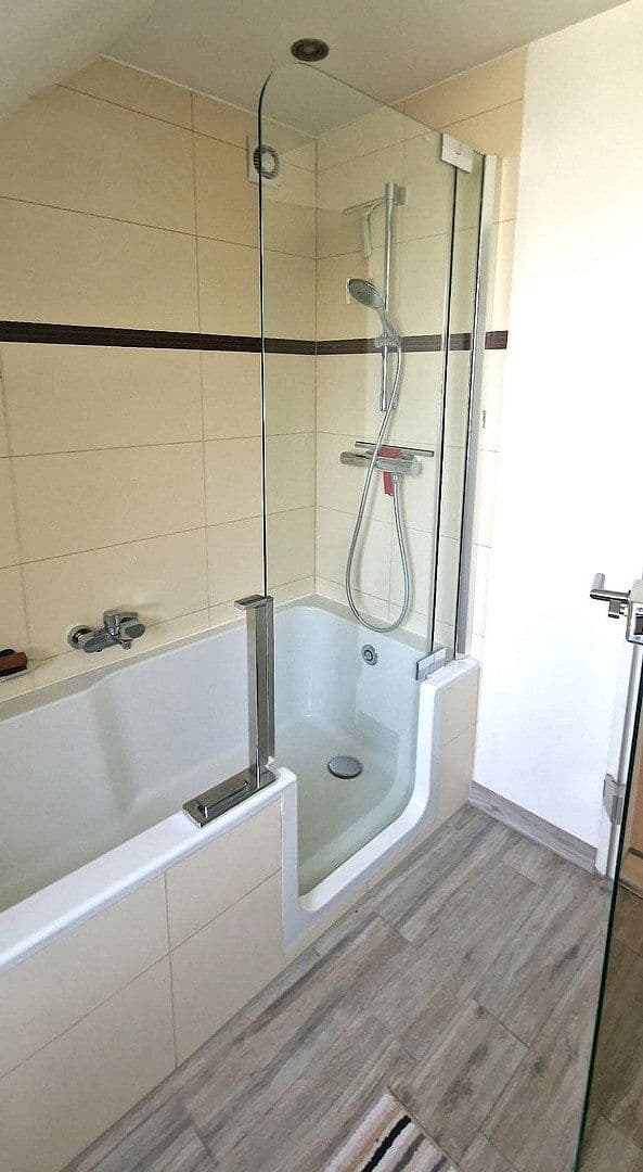 Prodej domu 170 m², pozemek 334 m², Kaarst, Severní Porýní-Vestfálsko Prodej domu 170 m², pozemek 334 m², Kaarst, Severní Porýní-Vestfálsko